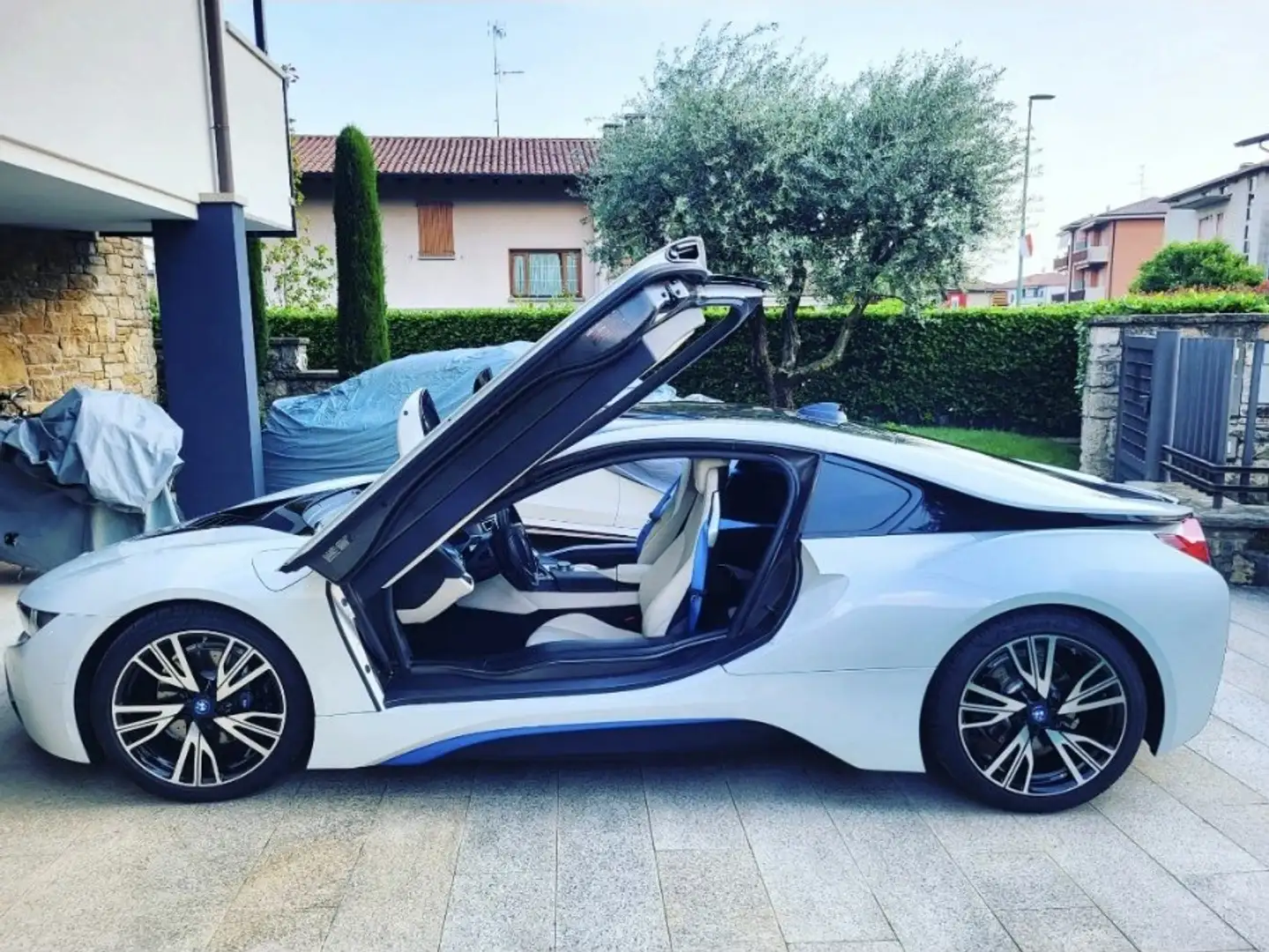 BMW i8 Coupe 1.5 auto bijela - 2
