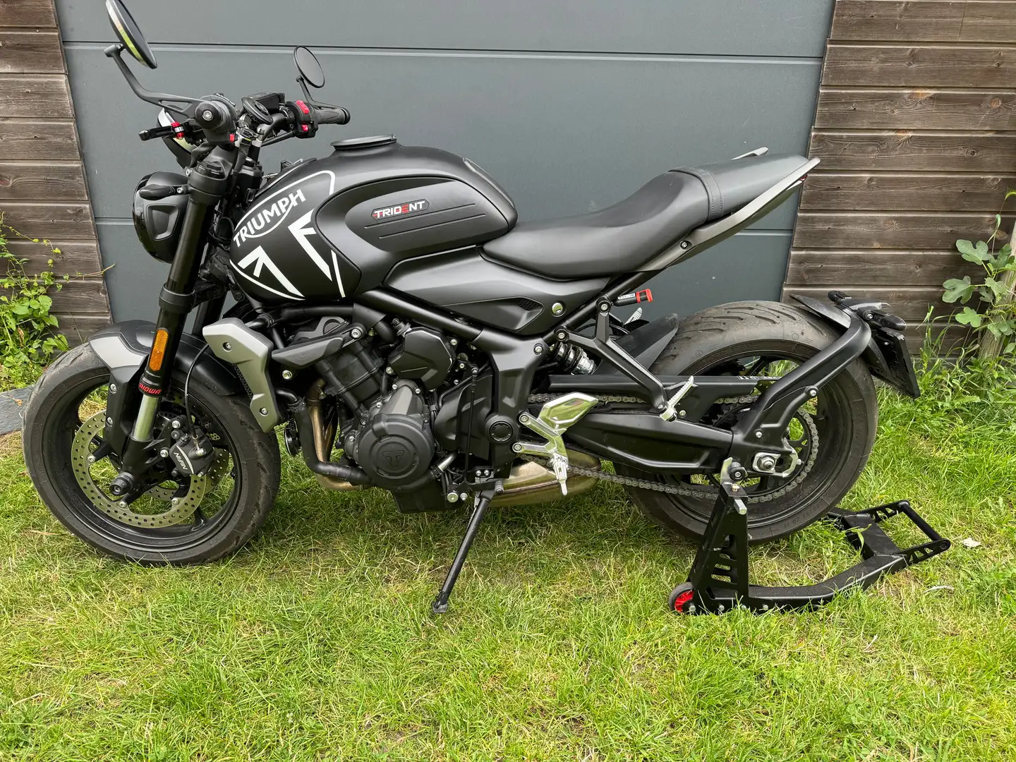 Triumph Trident 660 Noir - 1