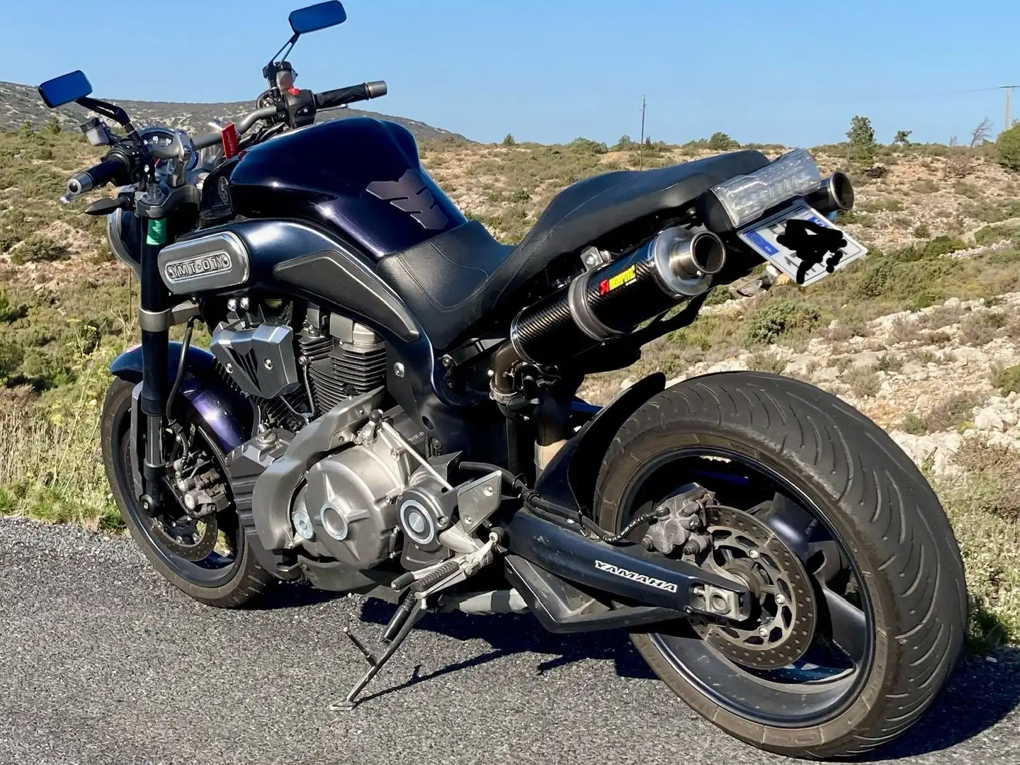 Yamaha MT-01 Mauve - 1