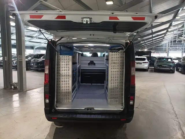 Renault Trafic view 6