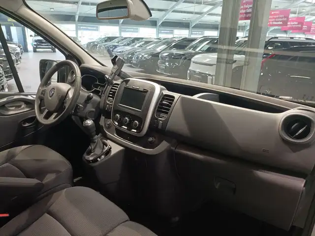 Renault Trafic view 9