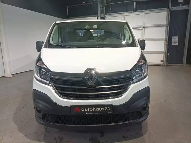 Renault Trafic view 2