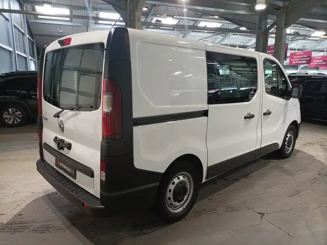 Renault Trafic view 5