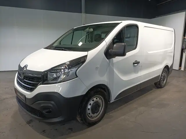 Renault Trafic view 3