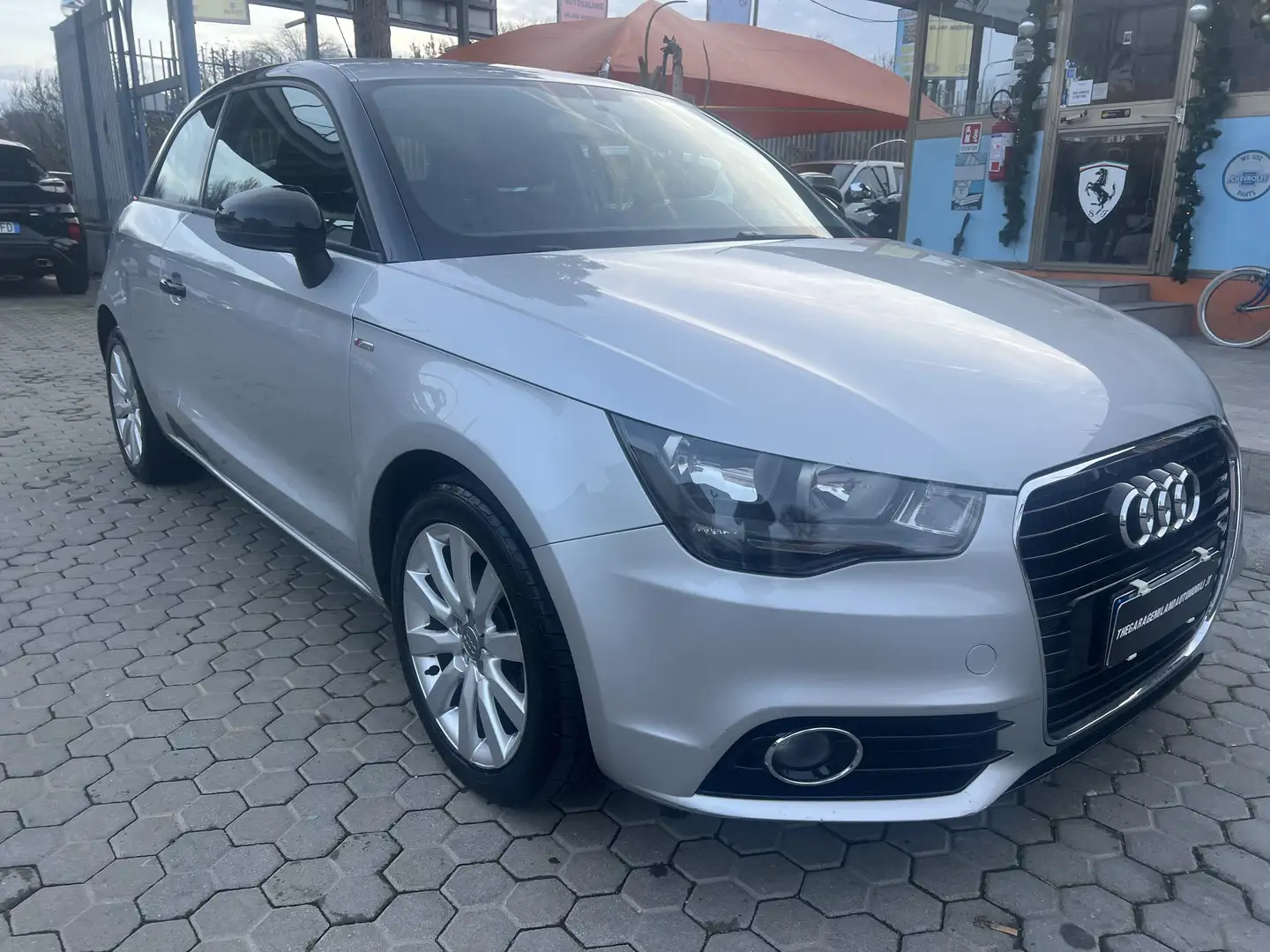 Audi A1 3p 1.2 tfsi Attraction OK NEOPATENTATI Silber - 2