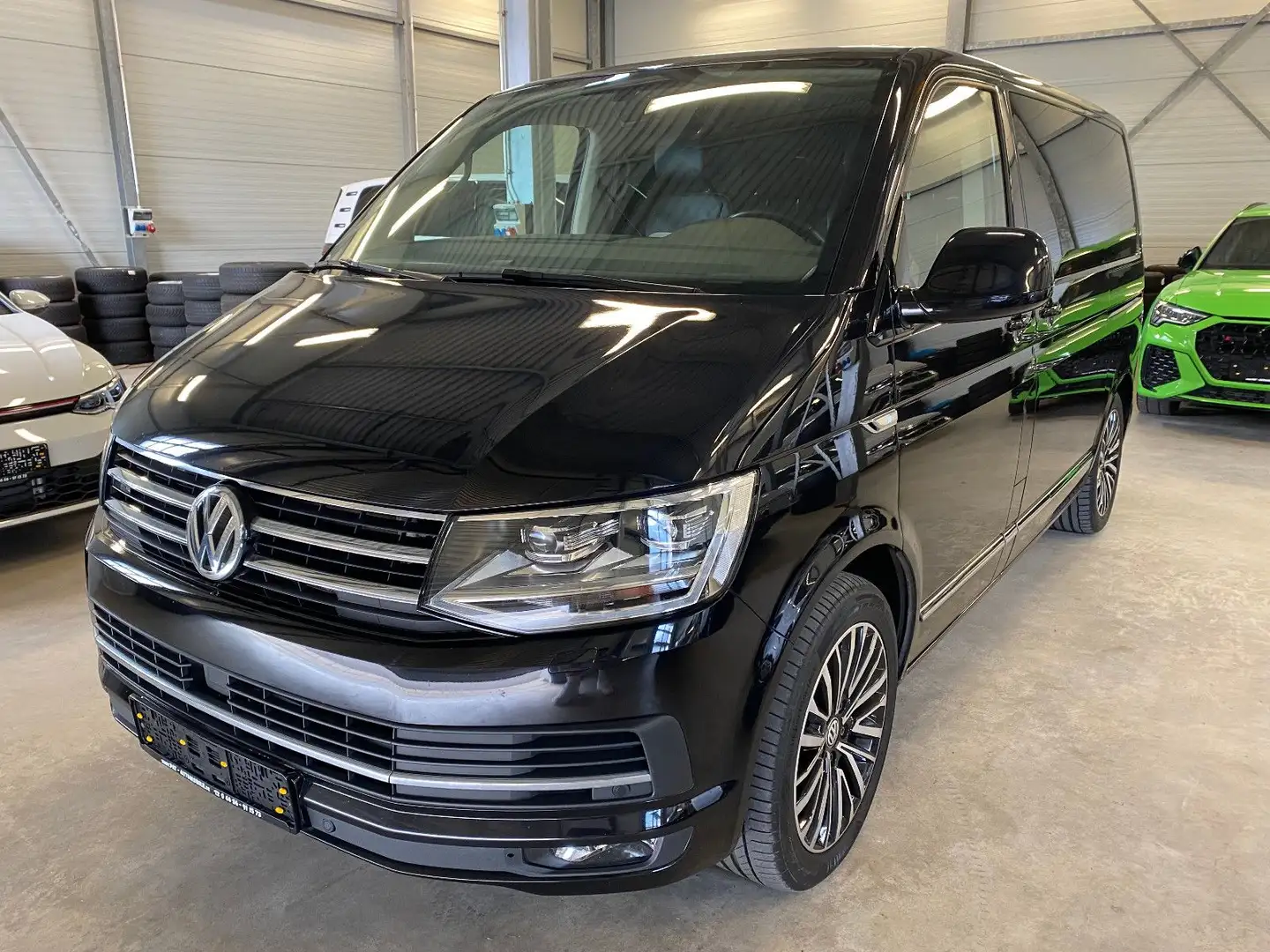 Volkswagen T6 Multivan Highline 4M DSG ACC AHK DAB LED Sthz Schwarz - 2