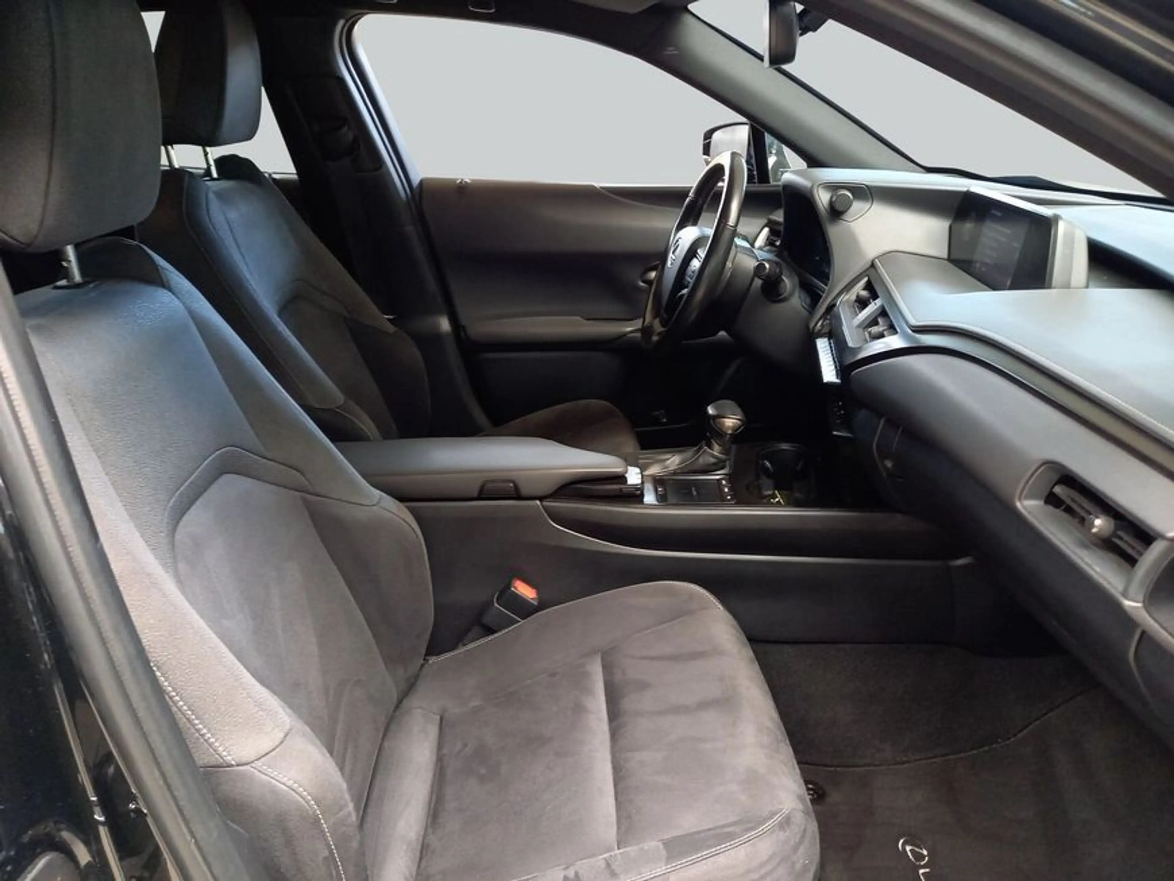 Lexus UX 250h 250h Style Edition — photo 12