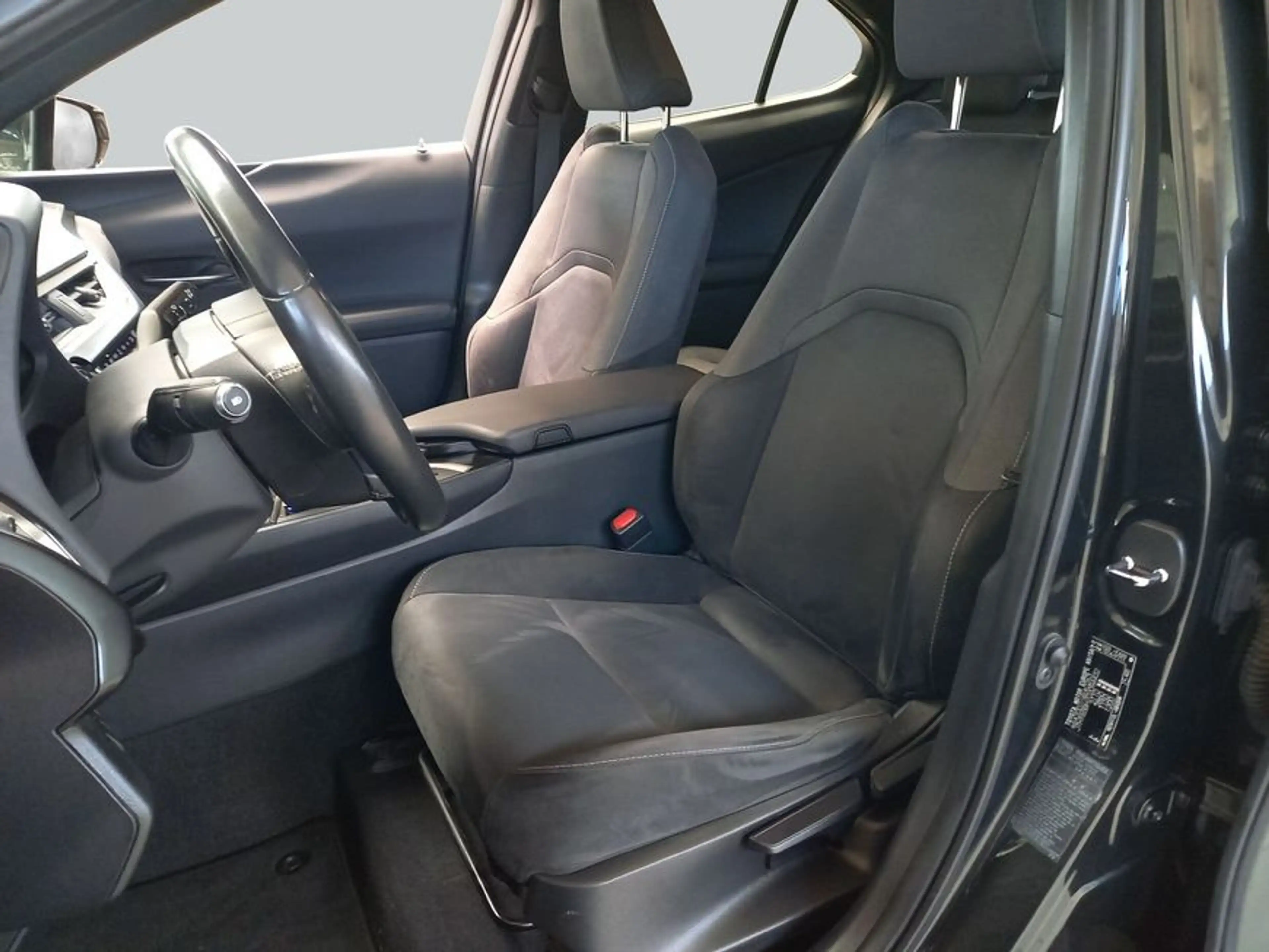 Lexus UX 250h 250h Style Edition — photo 10