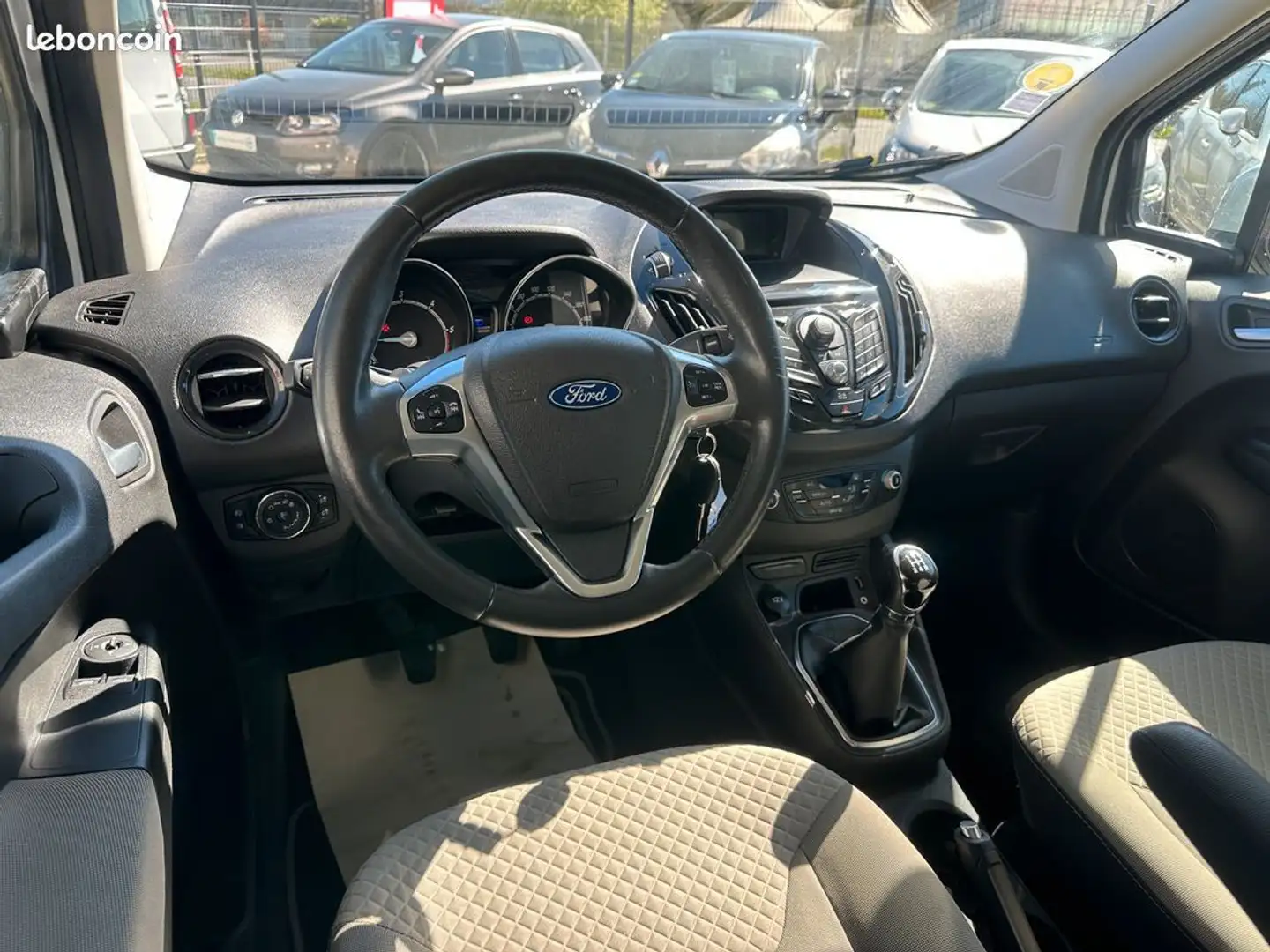 Ford Tourneo Courier 1.6 Tdci 95Ch Titanium Gris - 2