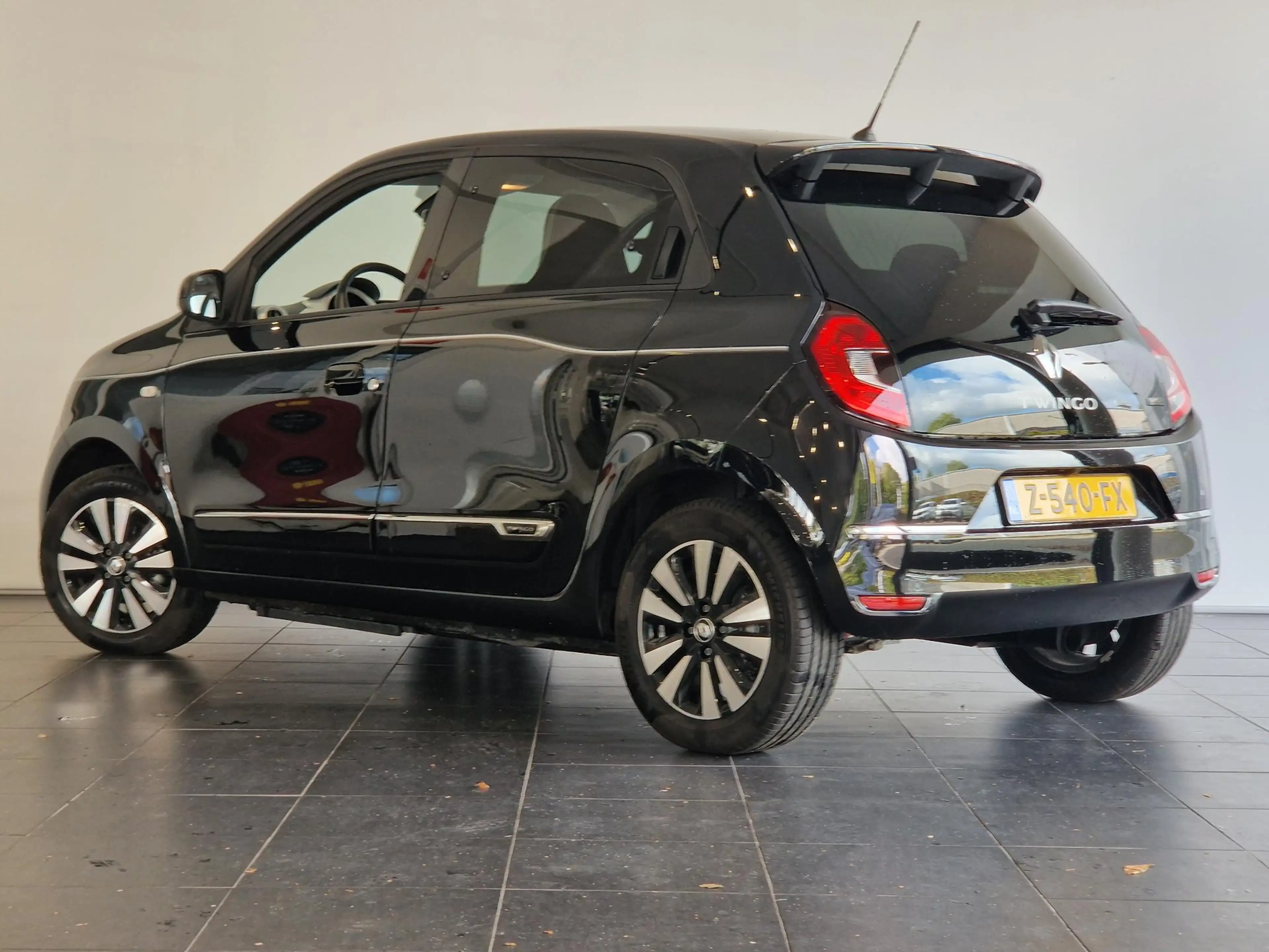 Renault Twingo Z.E. R80 E-Tech Techno 22 kWh | 98% SOH | NAVIGATI — photo 6