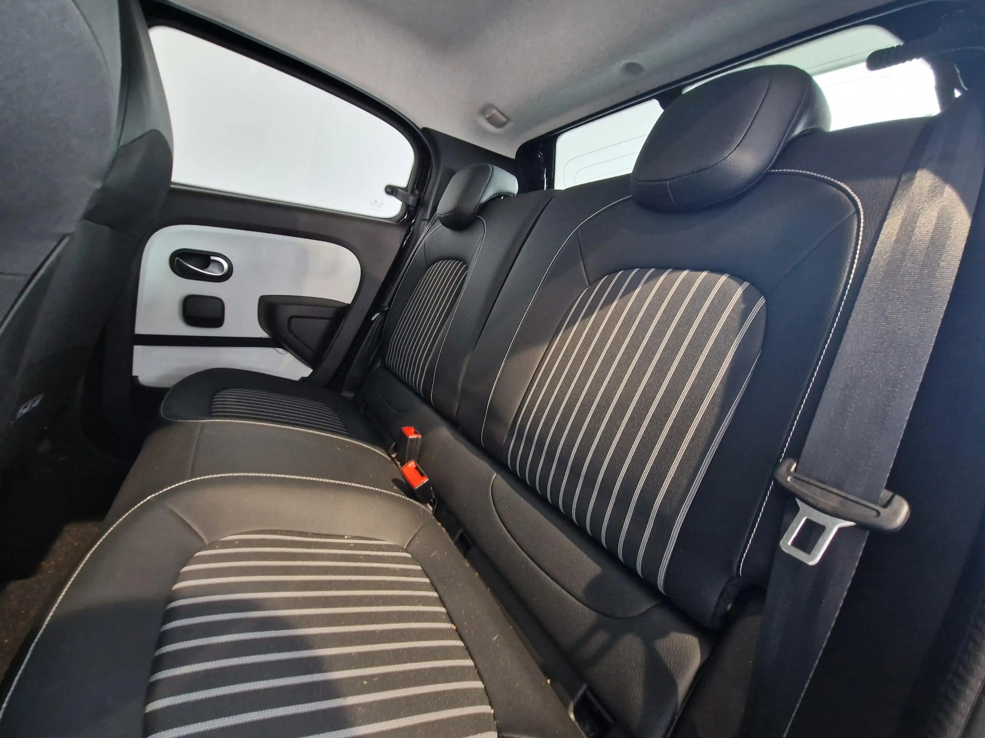 Renault Twingo Z.E. R80 E-Tech Techno 22 kWh | 98% SOH | NAVIGATI — photo 8