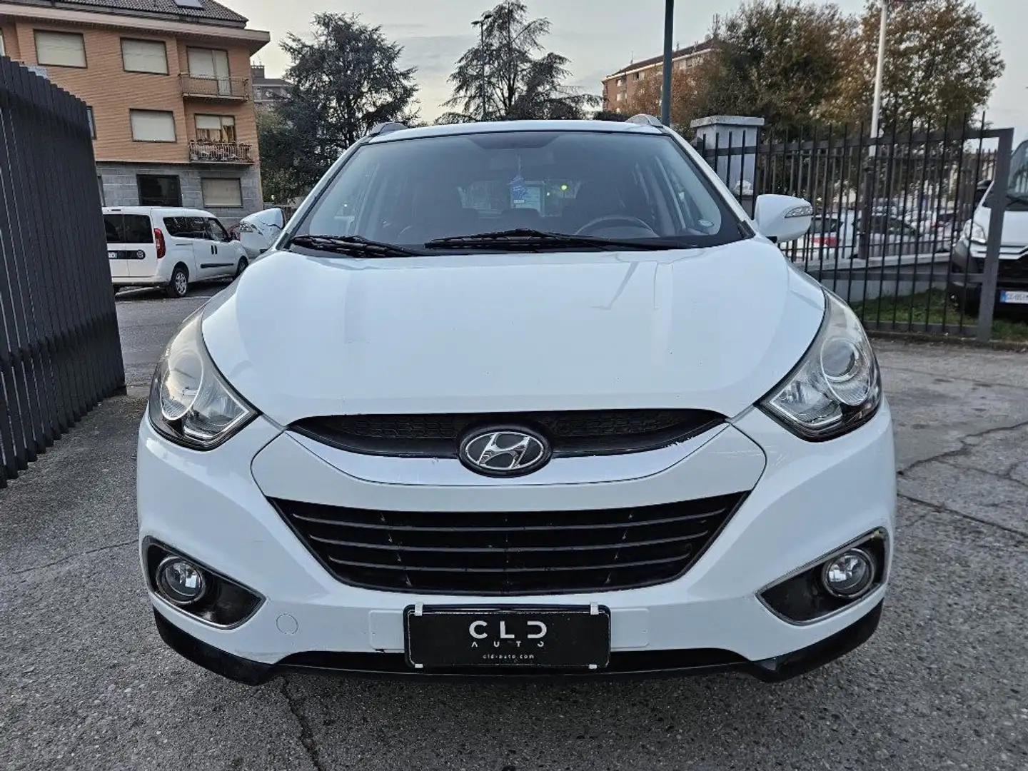 Hyundai iX35 2.0 16V aut. 4WD Comfort GPL Bianco - 2