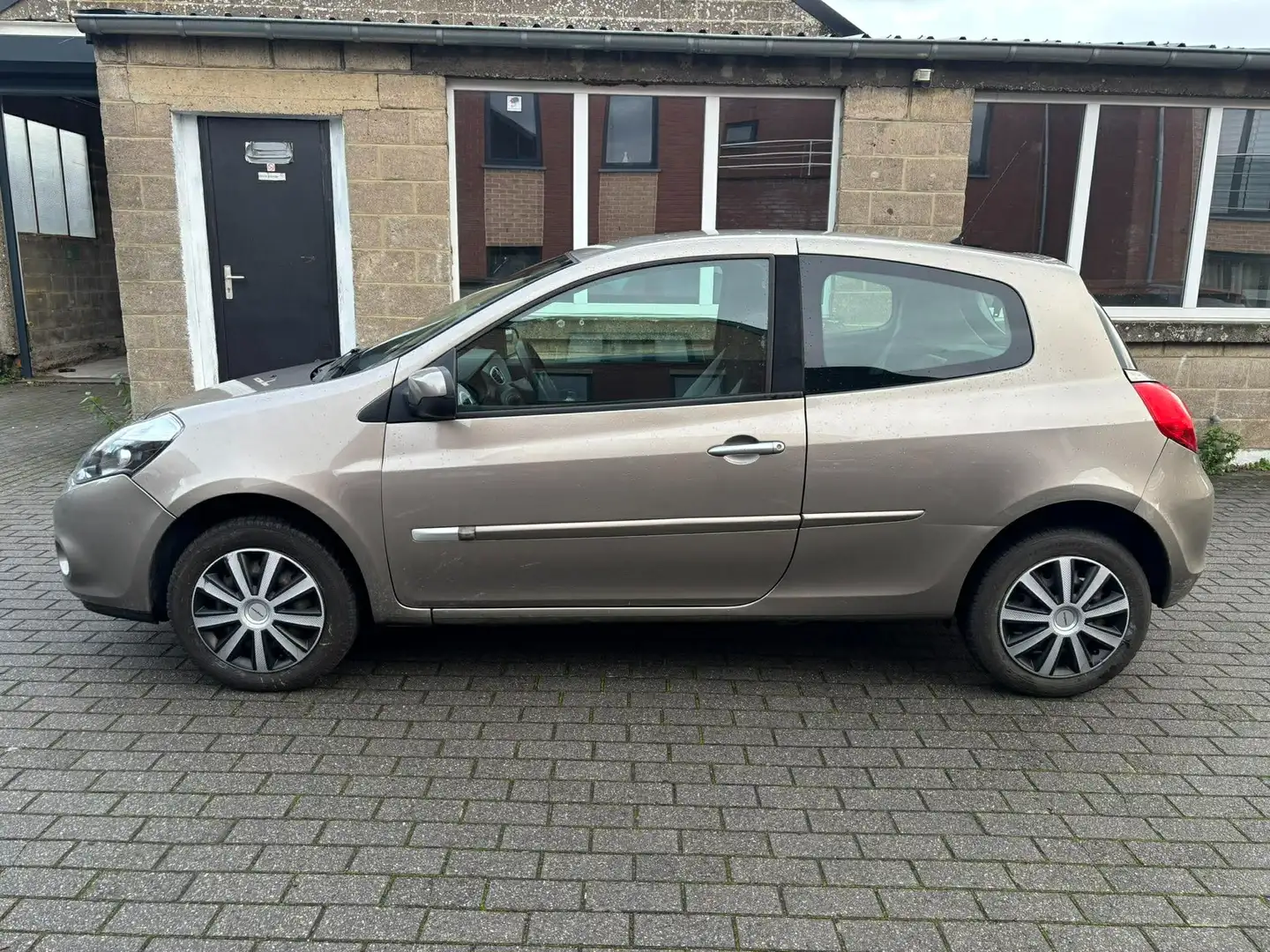 Renault Clio Clio 1.2i Prete a immatriculer Bruin - 2