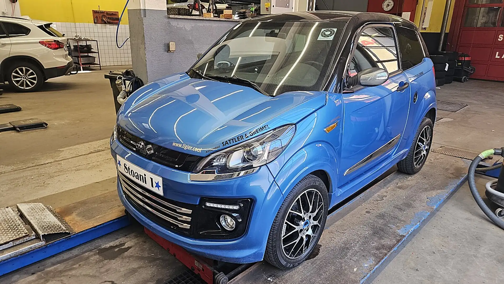 Ligier JS 50 Blau - 1