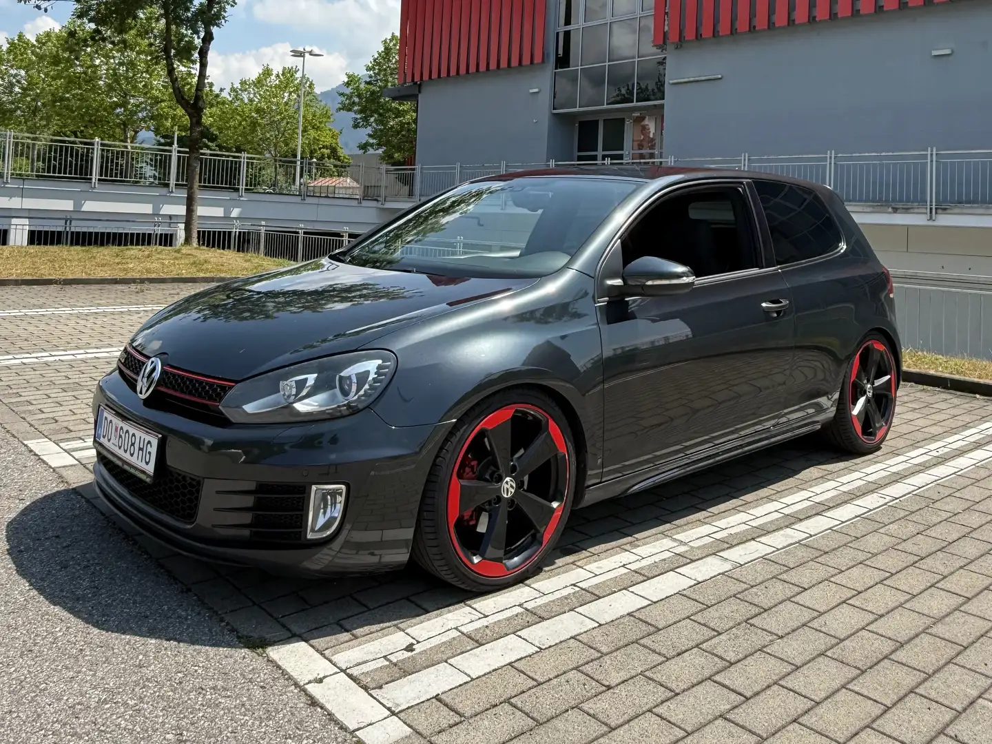Volkswagen Golf GTI Golf GTI 2,0 DSG GTI Grau - 2