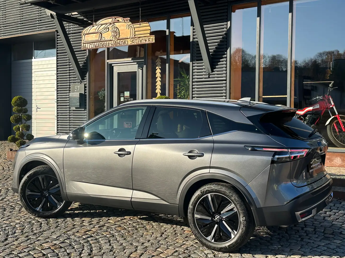 Nissan Qashqai Qashqai 1.3 DIG-T Xtronic 4x4 Tekna +DACH+360°+ Grau - 2