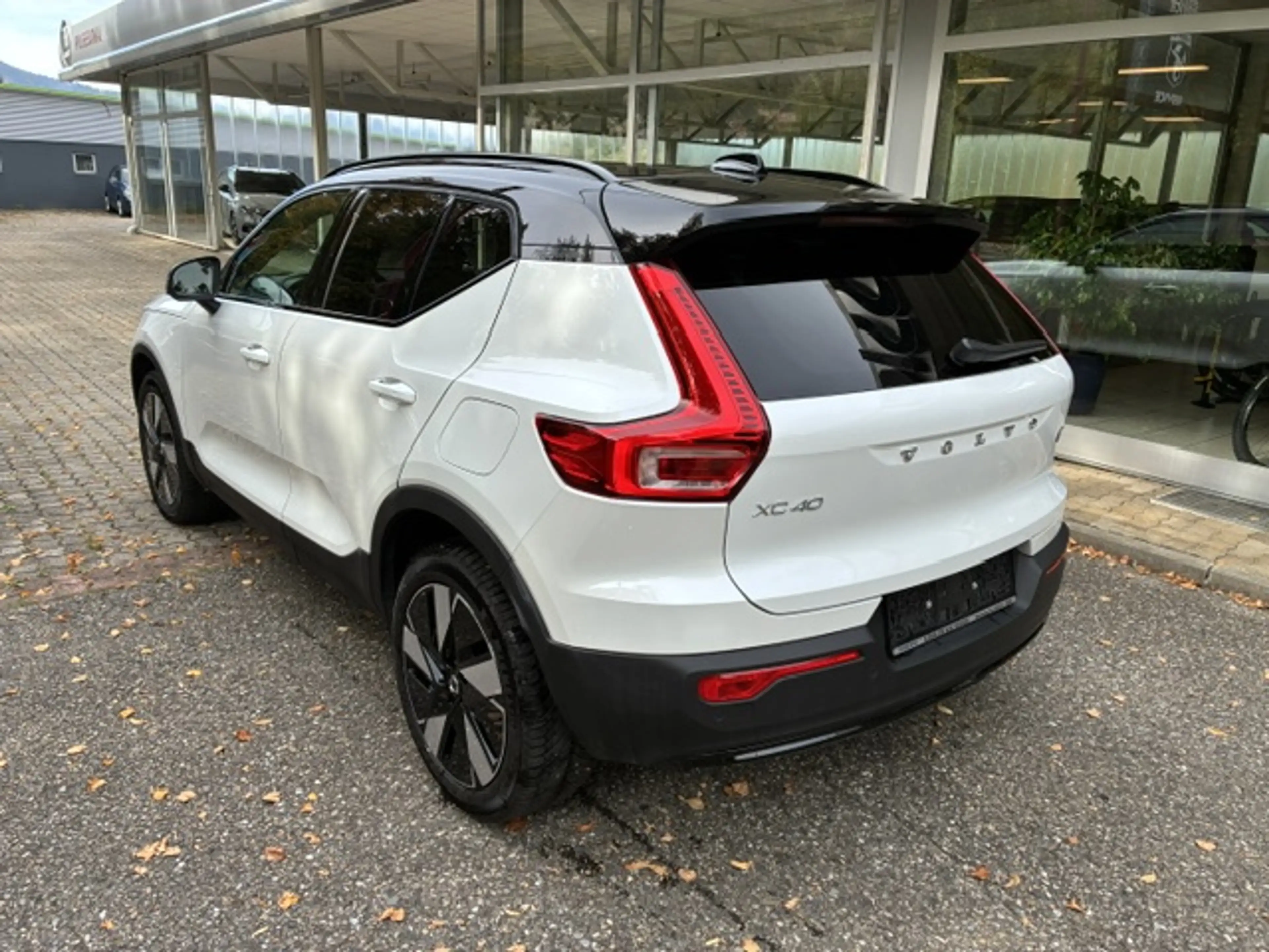 Volvo XC40 Recharge Pure Electric 69kWh Plus — photo 4