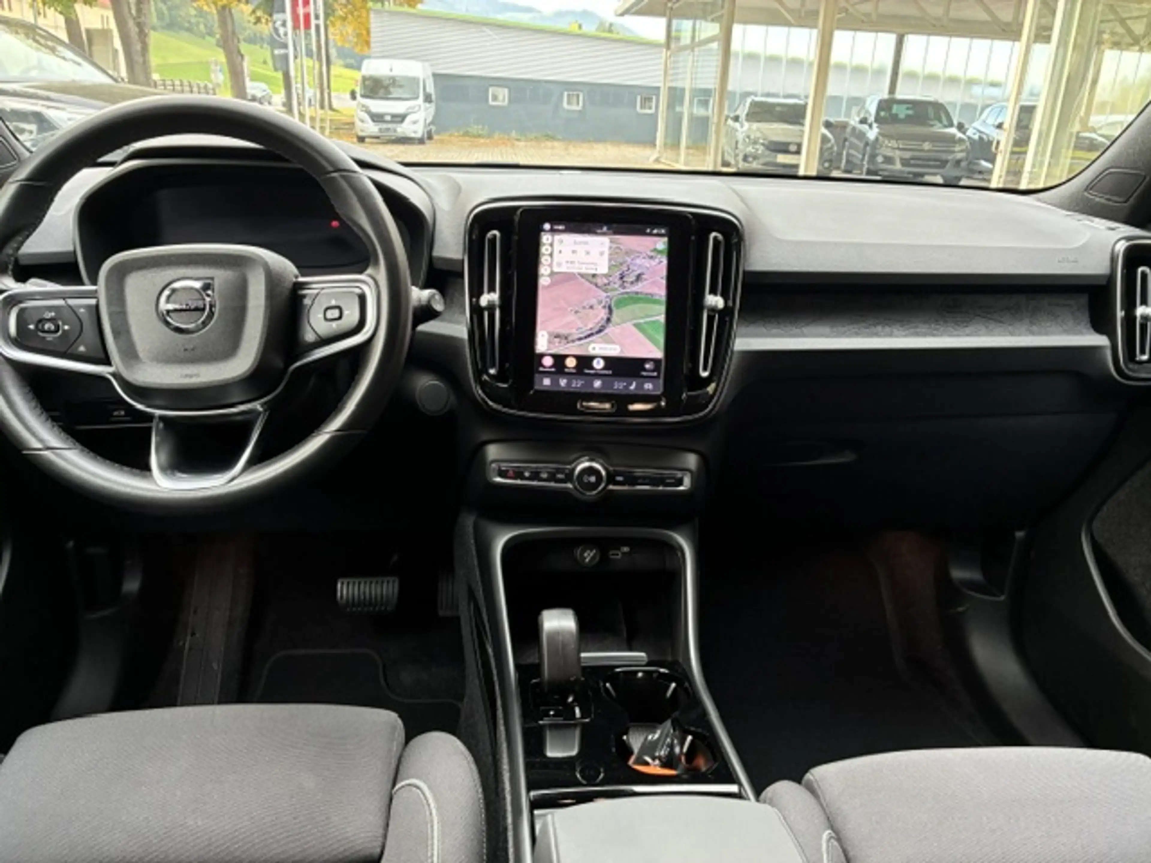 Volvo XC40 Recharge Pure Electric 69kWh Plus — photo 6