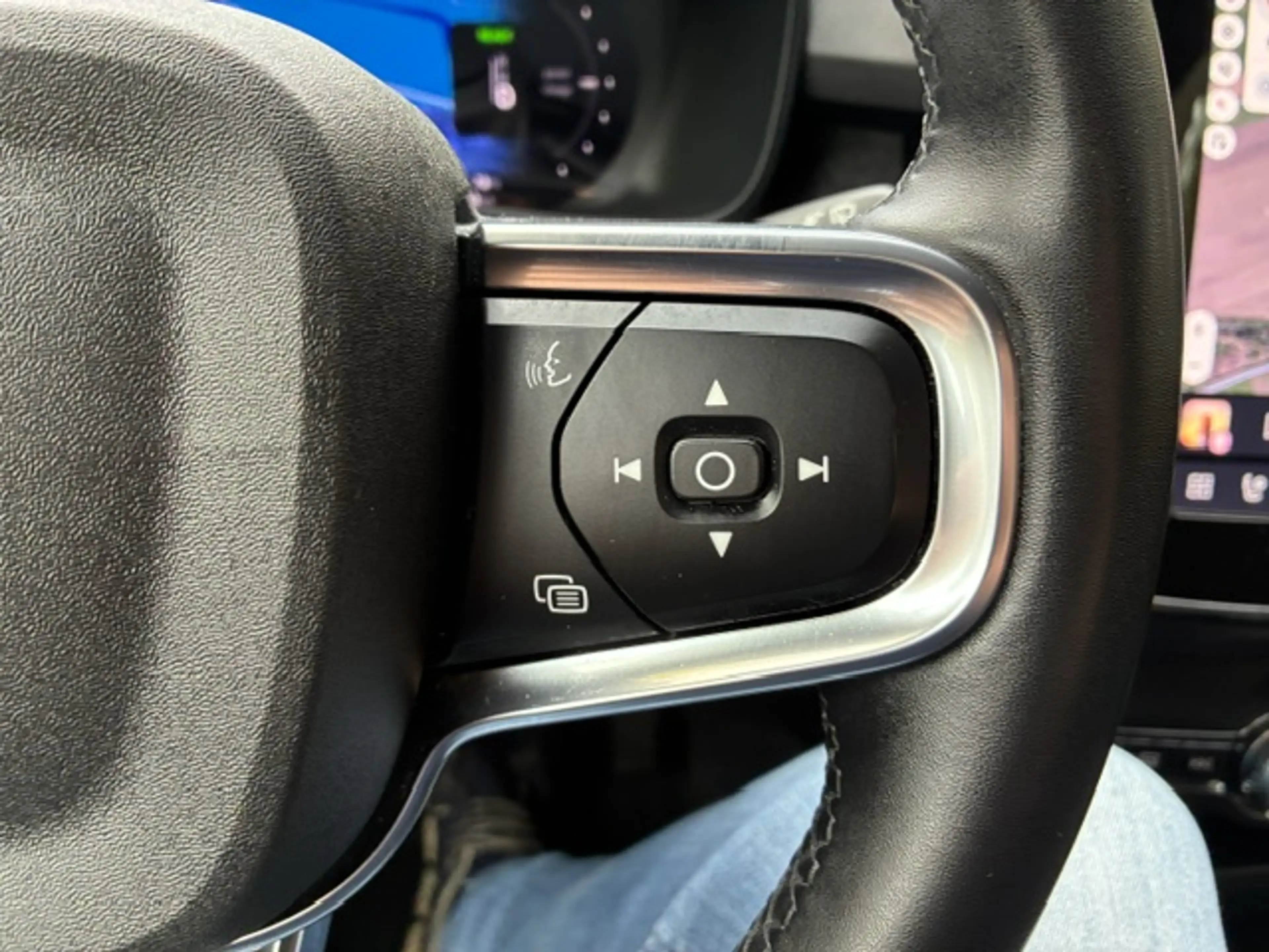 Volvo XC40 Recharge Pure Electric 69kWh Plus — photo 11