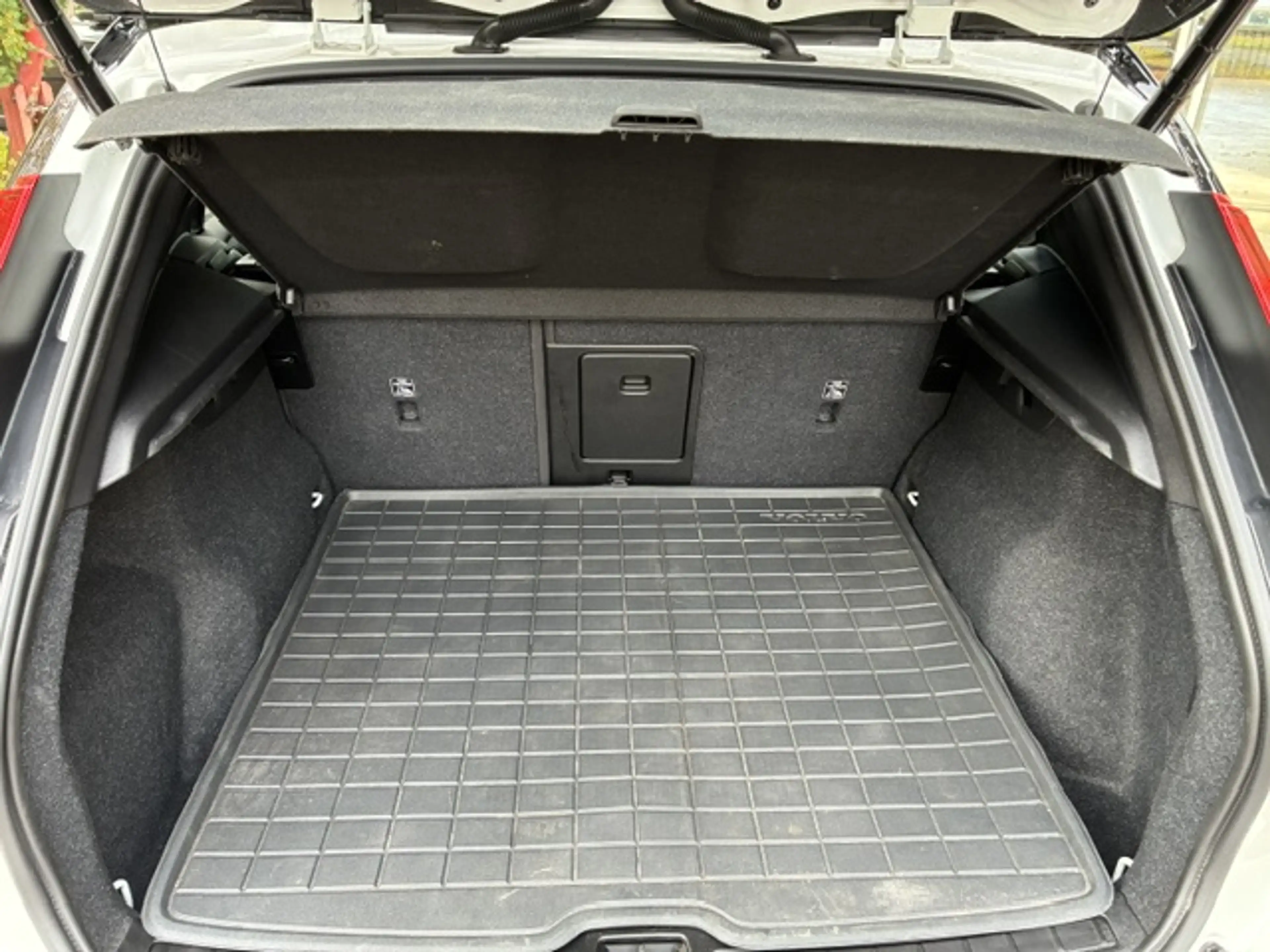 Volvo XC40 Recharge Pure Electric 69kWh Plus — photo 5