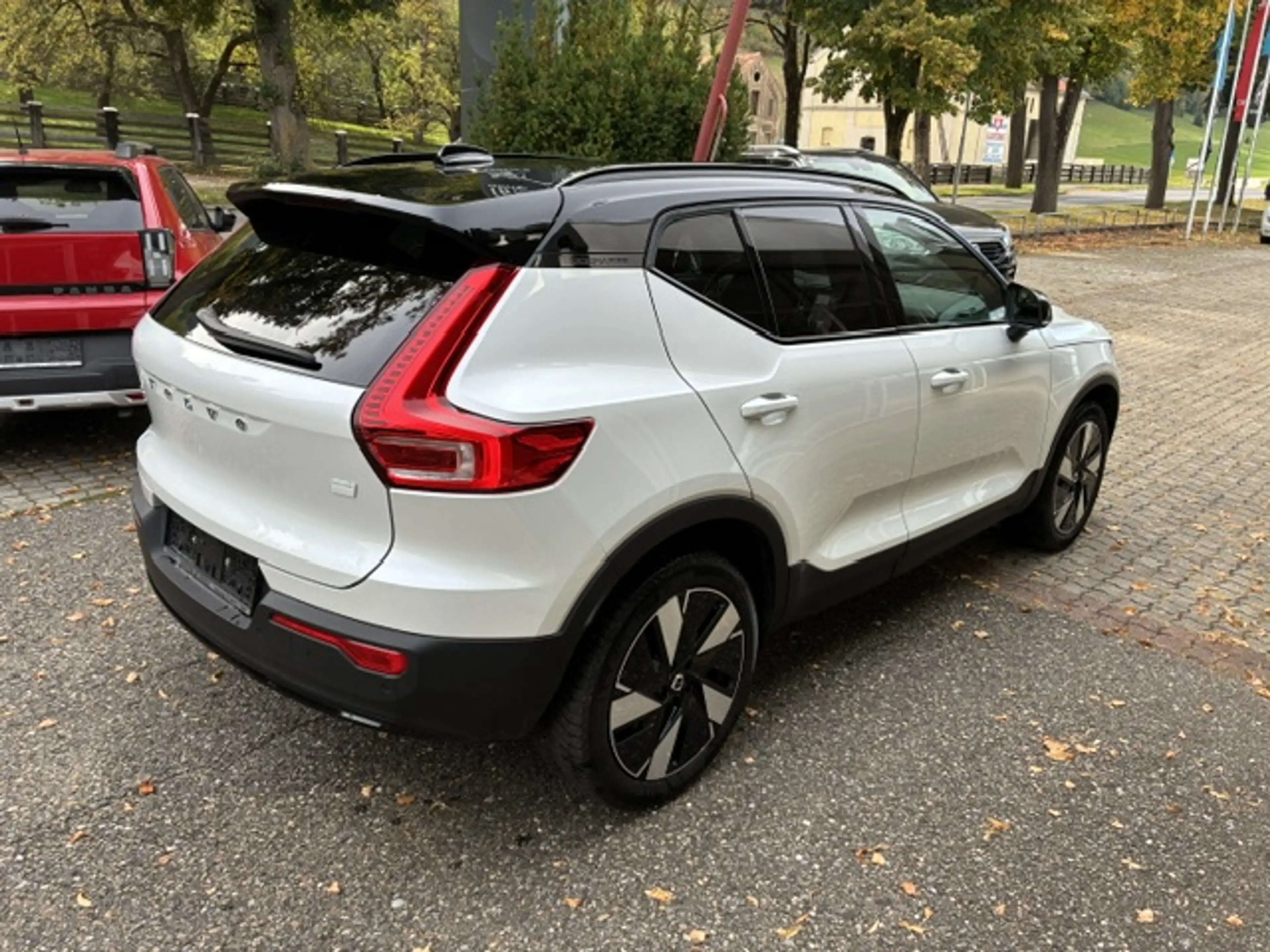 Volvo XC40 Recharge Pure Electric 69kWh Plus — photo 3