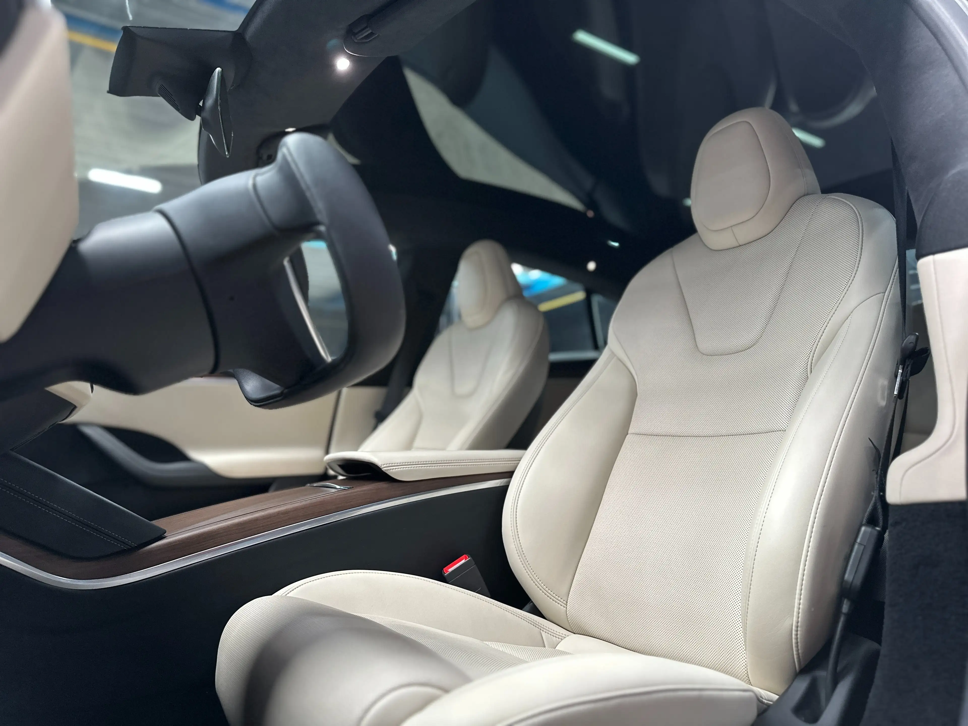 Tesla Model S LONG RANGE DUAL MOTOR - TAN INTERIOR - ENHANCED AP — photo 13