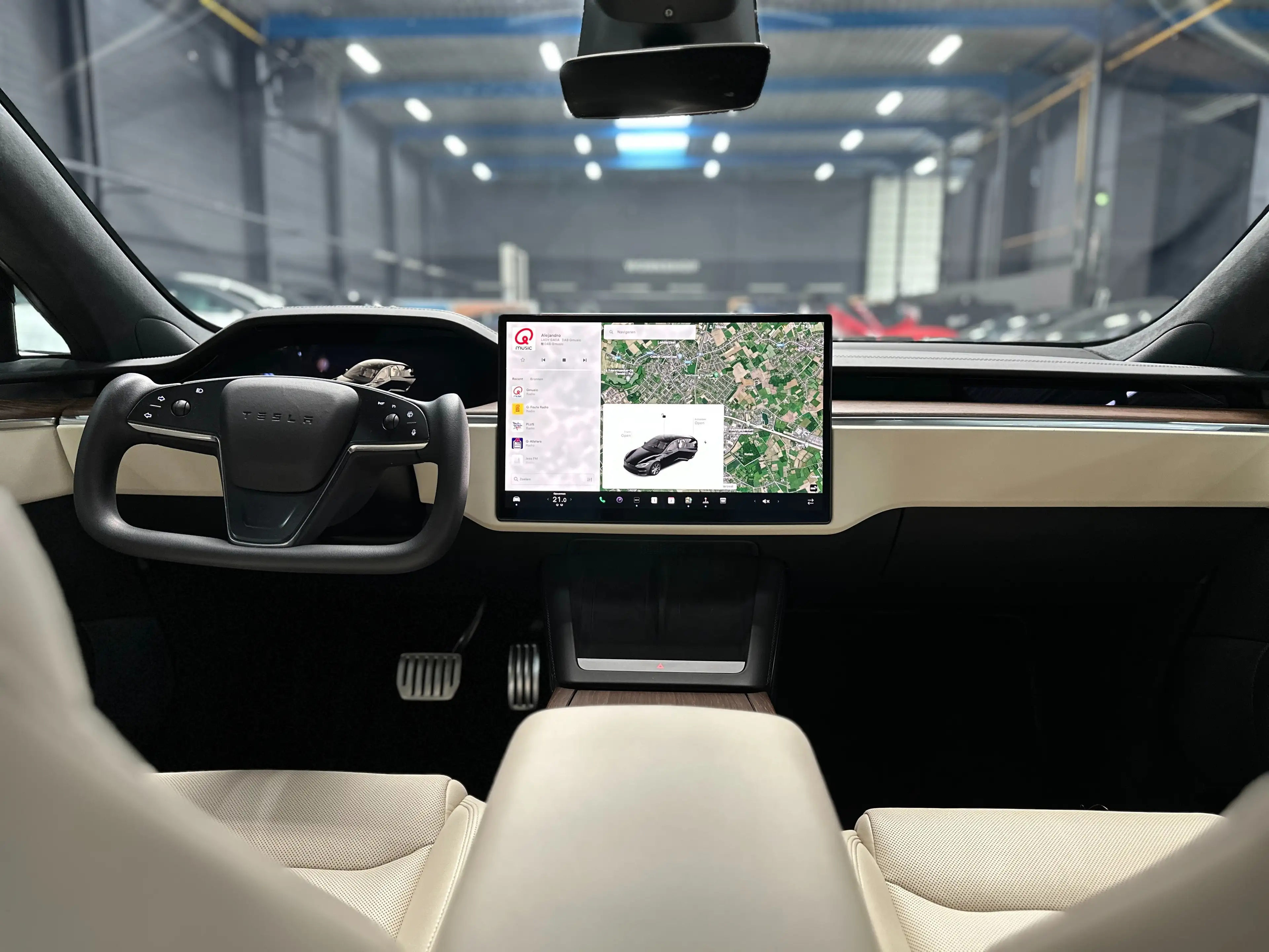Tesla Model S LONG RANGE DUAL MOTOR - TAN INTERIOR - ENHANCED AP — photo 15