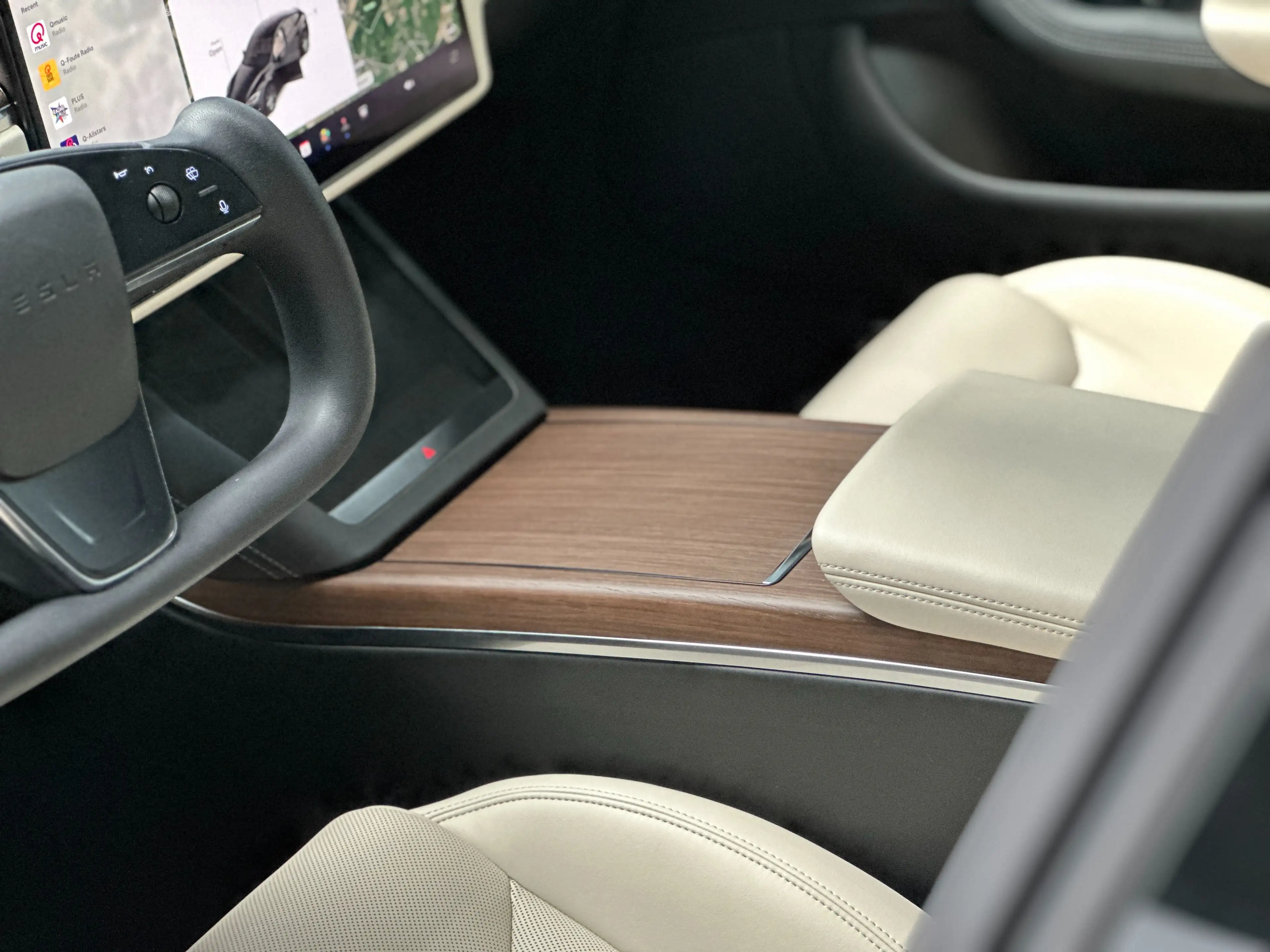 Tesla Model S LONG RANGE DUAL MOTOR - TAN INTERIOR - ENHANCED AP — photo 11