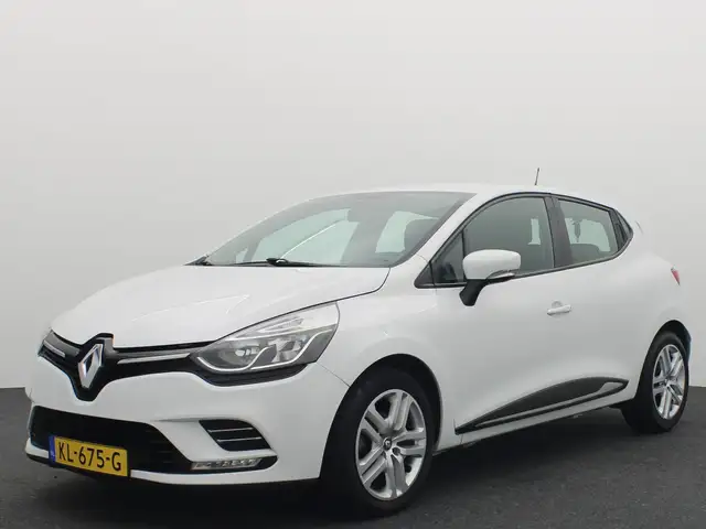 Renault Clio view 2
