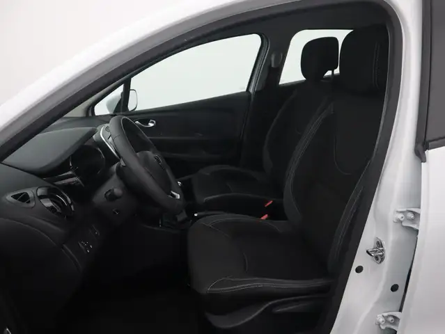 Renault Clio view 19