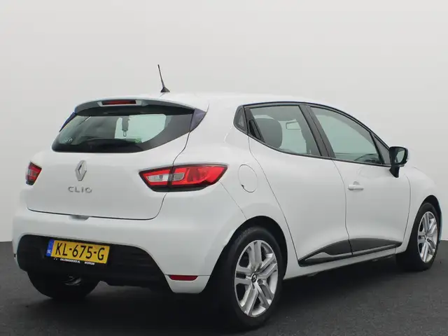 Renault Clio view 13