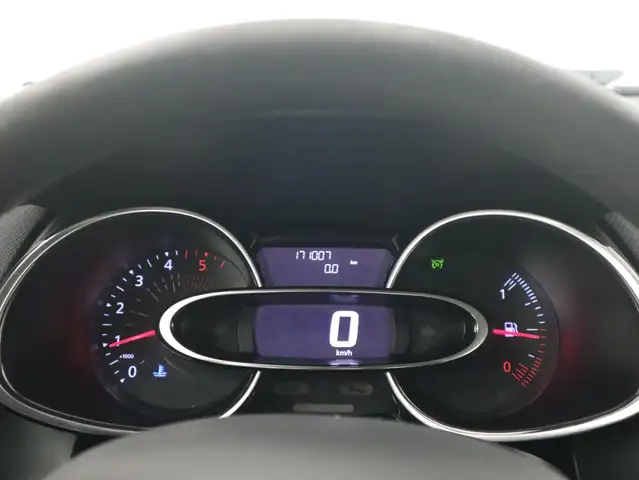 Renault Clio view 24
