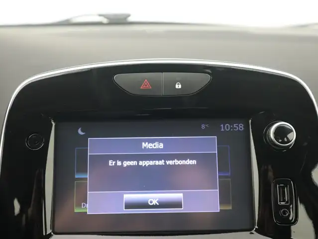 Renault Clio view 22