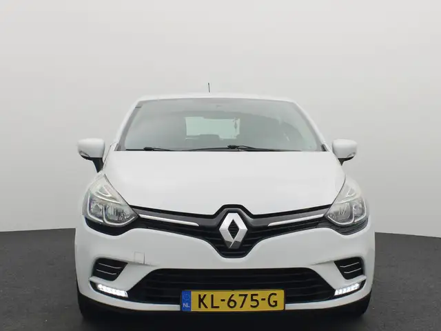 Renault Clio view 17
