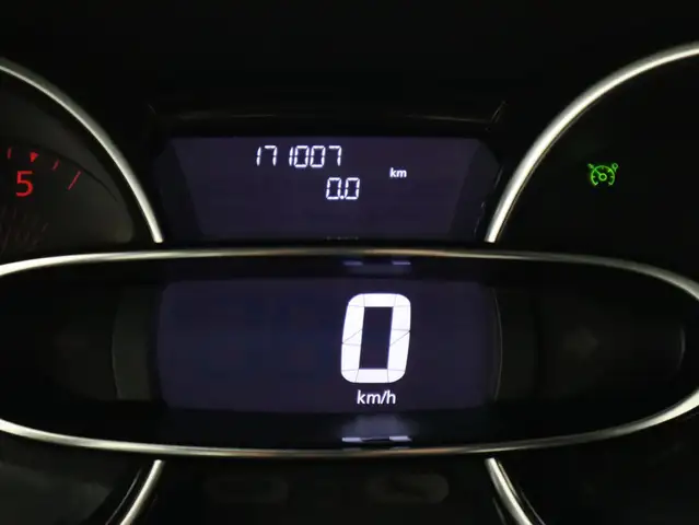 Renault Clio view 25