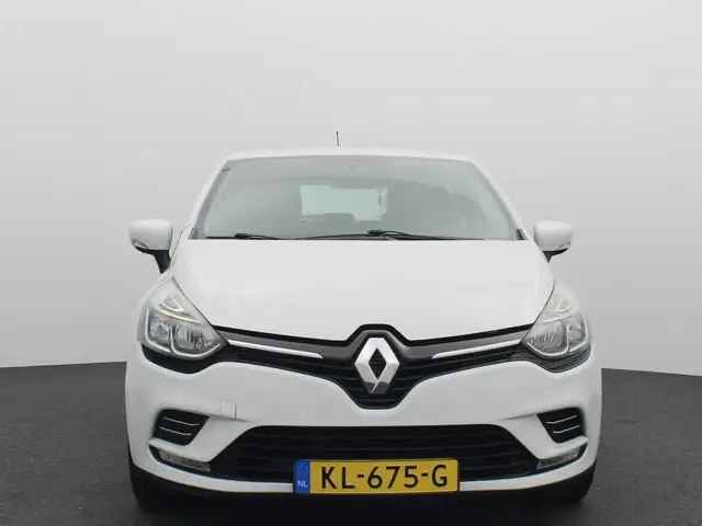 Renault Clio view 16