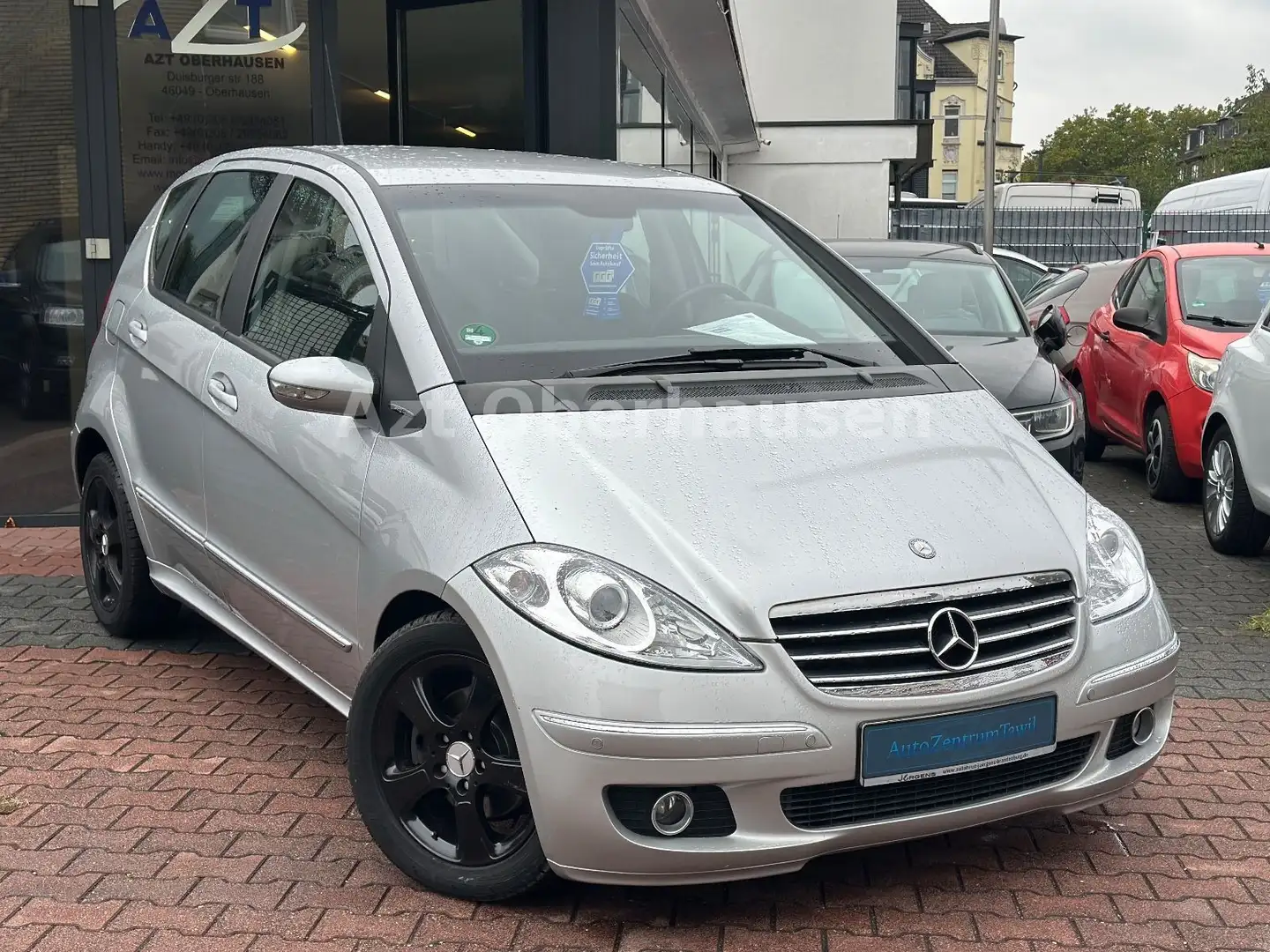 Mercedes-Benz A 170 A -Klasse A 170*AUTOMATIK*PDC*NAVI*TÜV NEU* Silber - 1