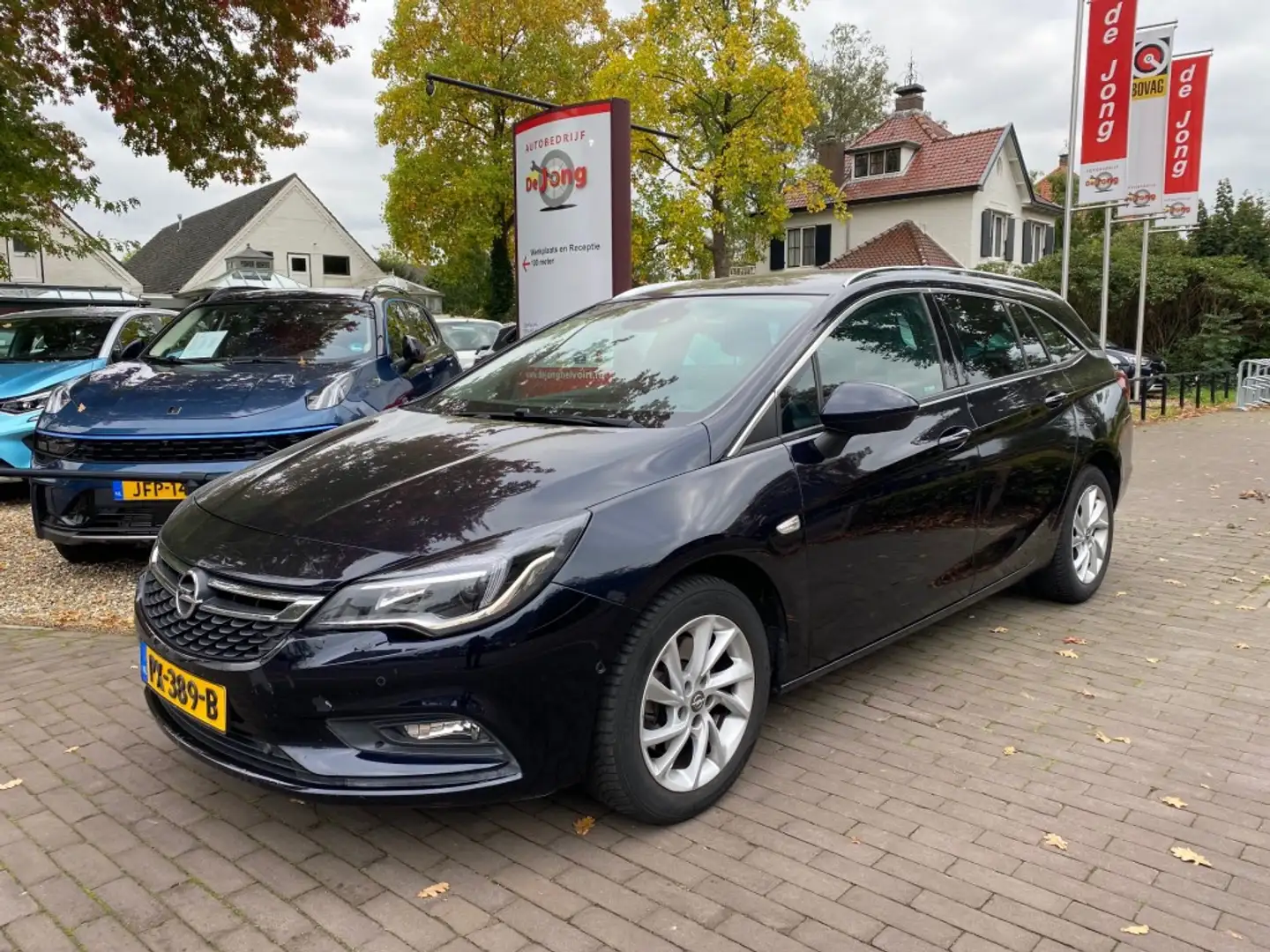 Opel Astra SPORTS TOURER 1.6 CDTI BUSINESS EXECUTIVE / TREKHA Bleu - 1