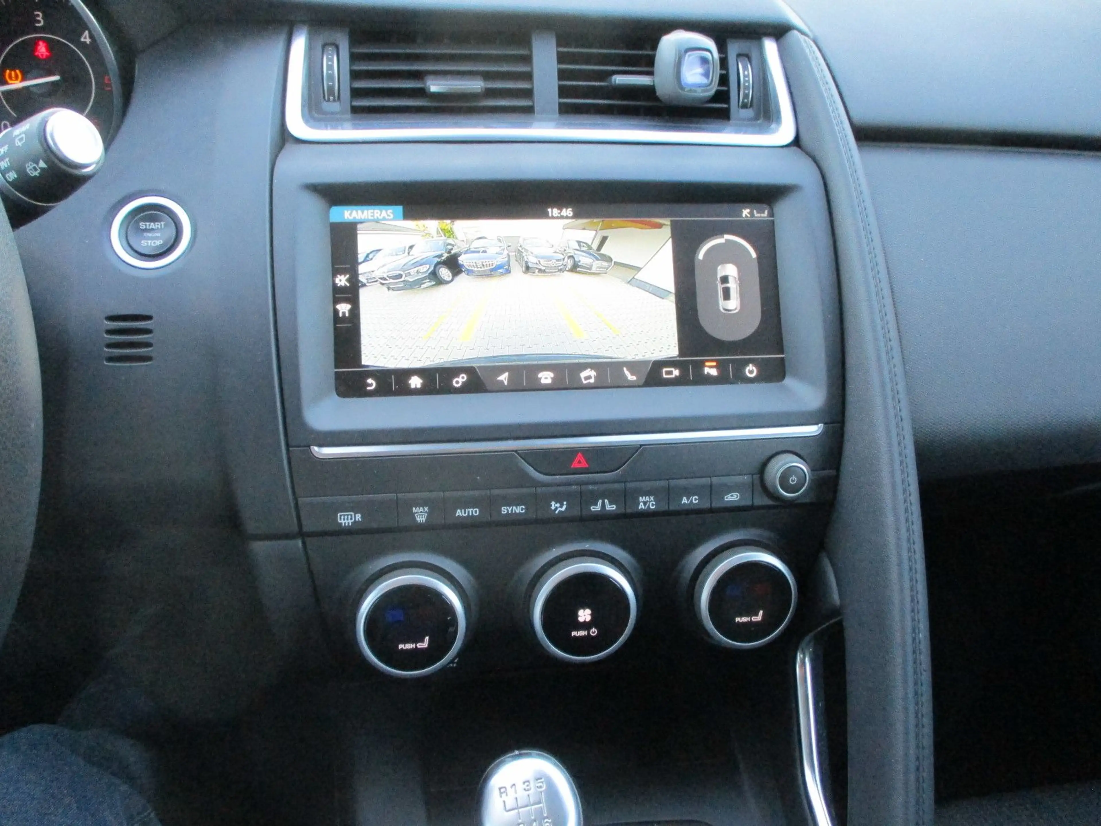 Jaguar E-Pace D NAVI KAMERA LED SPURH SITZHE TEMPOM PDC — photo 2