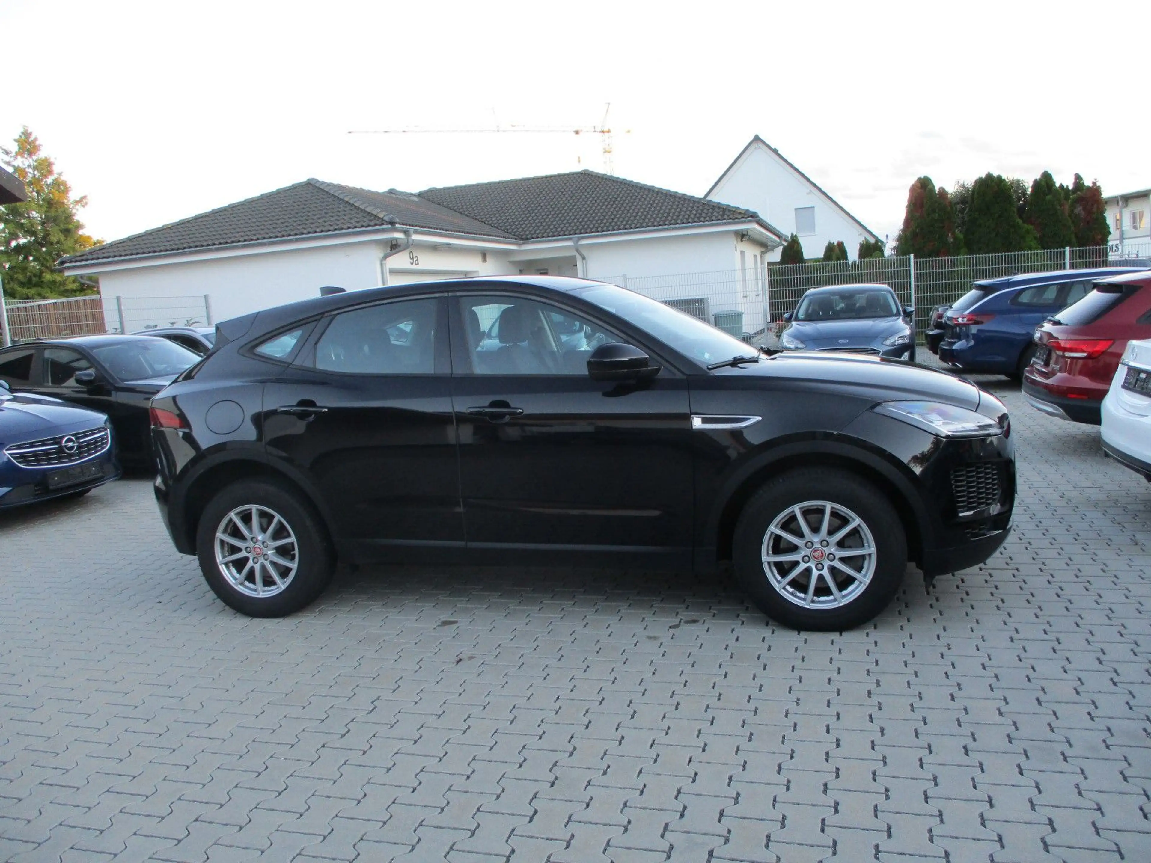 Jaguar E-Pace D NAVI KAMERA LED SPURH SITZHE TEMPOM PDC — photo 14