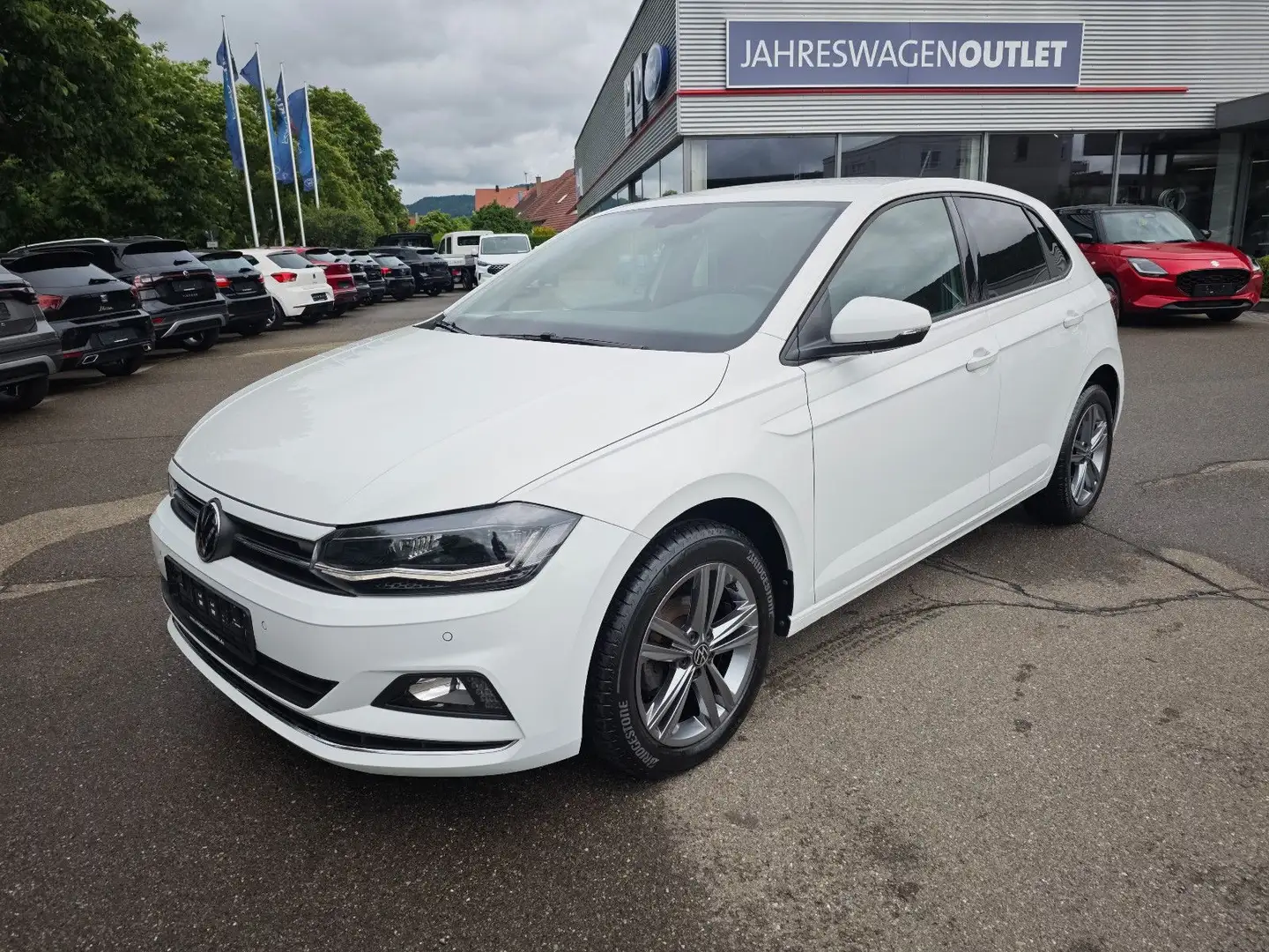 Volkswagen Polo VI Highline 95PS #ACC #LED #NAVI Wit - 2
