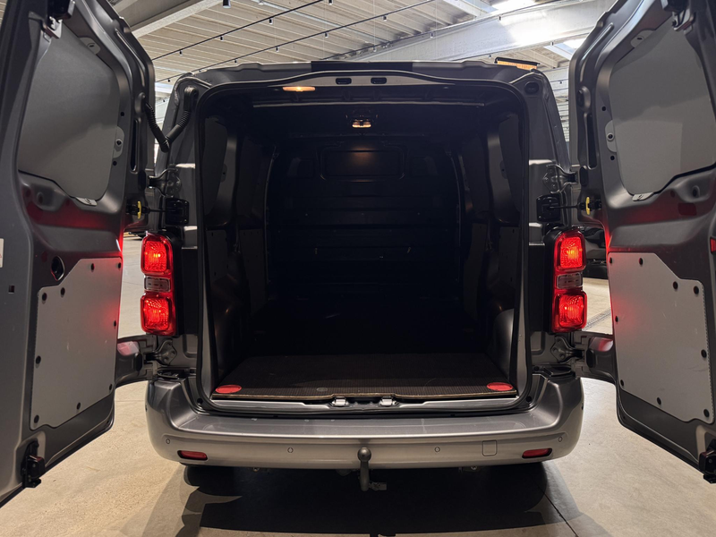 Citroen Jumpy M 2.0 BlueHDi 180 S&S EAT8 Driver — photo 6