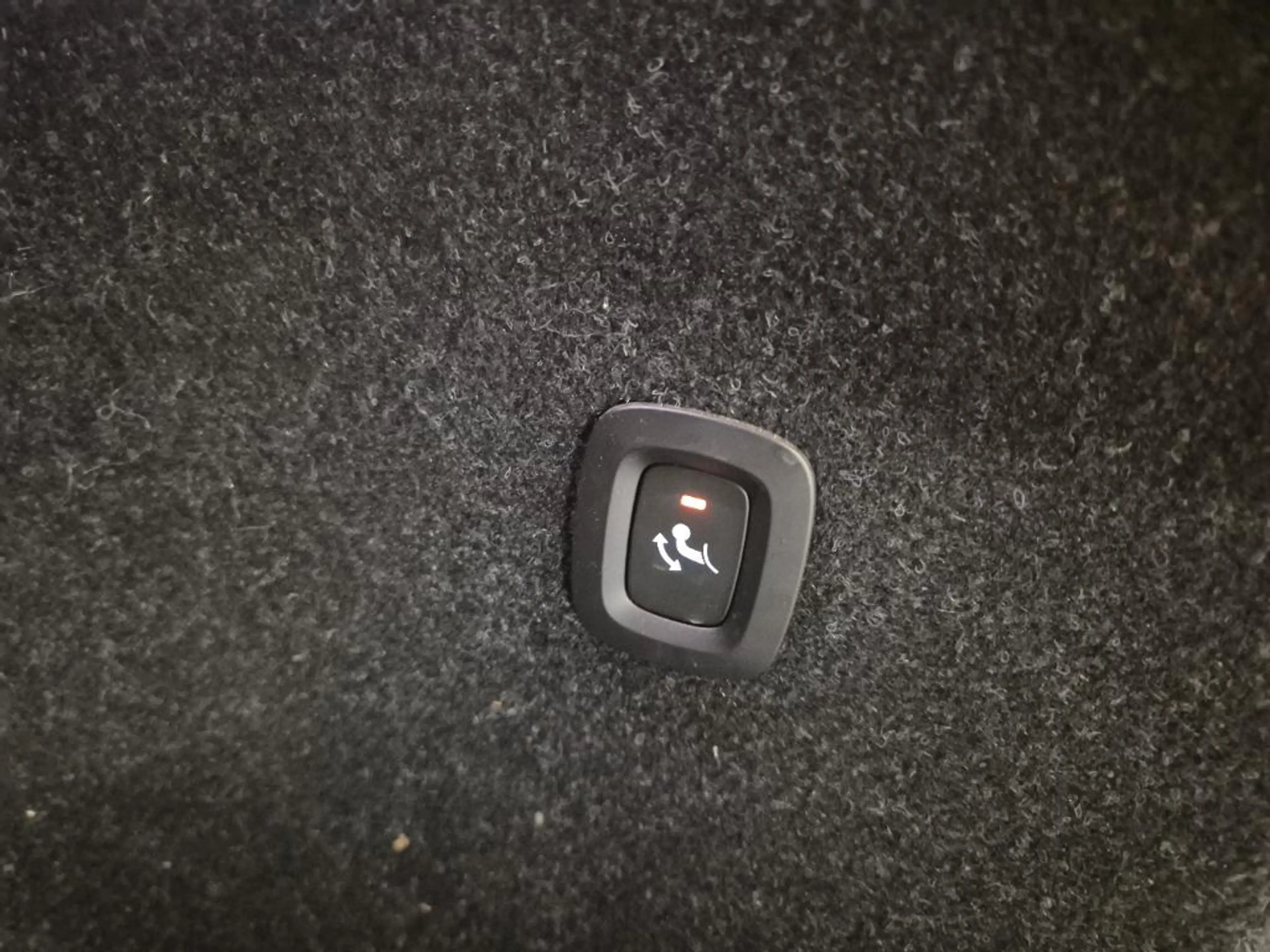 Volvo C40 SOH 90% Core 69 kWh Carplay Pano Elek.Trekhaak Cam — photo 8