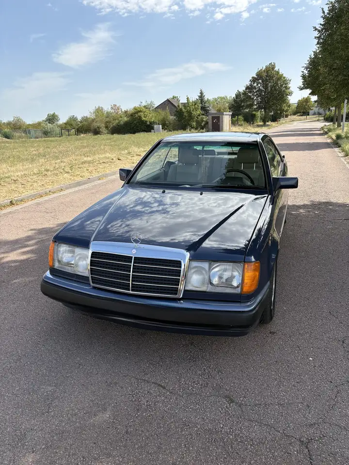 Mercedes-Benz CE 300, foto 1
