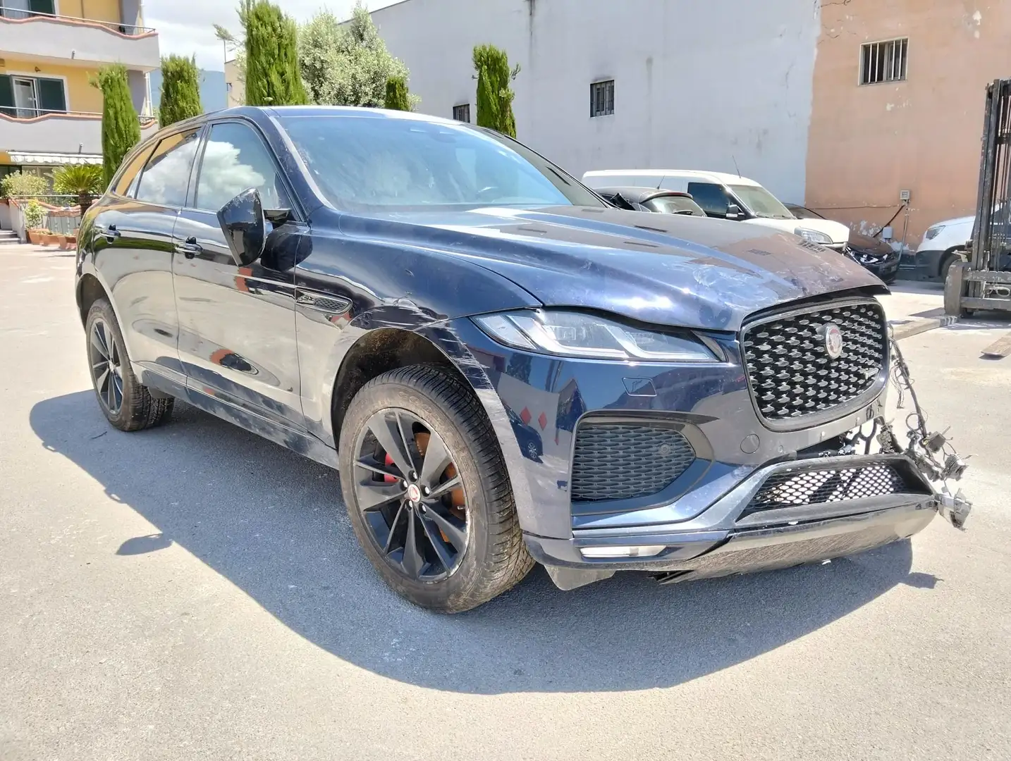Jaguar F-Pace F-Pace 2.0d mhev R-Dynamic SE 163cv SINISTRATA Azul - 1
