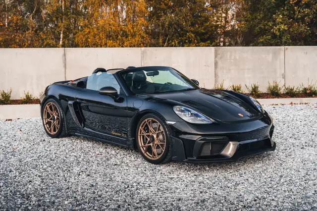 Porsche 718 Spyder Spyder RS / Weissach / Black / Bucket Seats