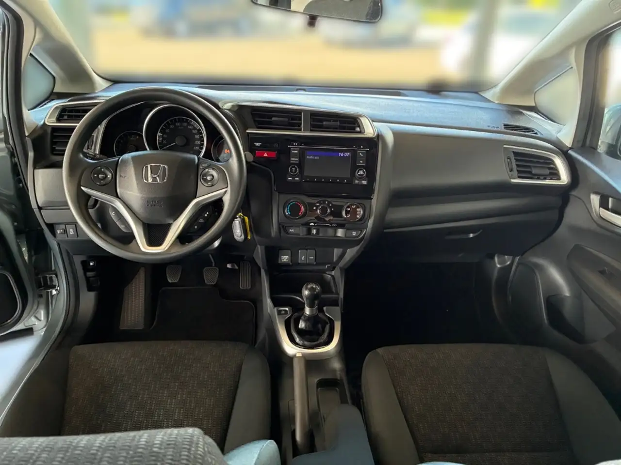 Honda Jazz 1.3 — photo 11 sur 19