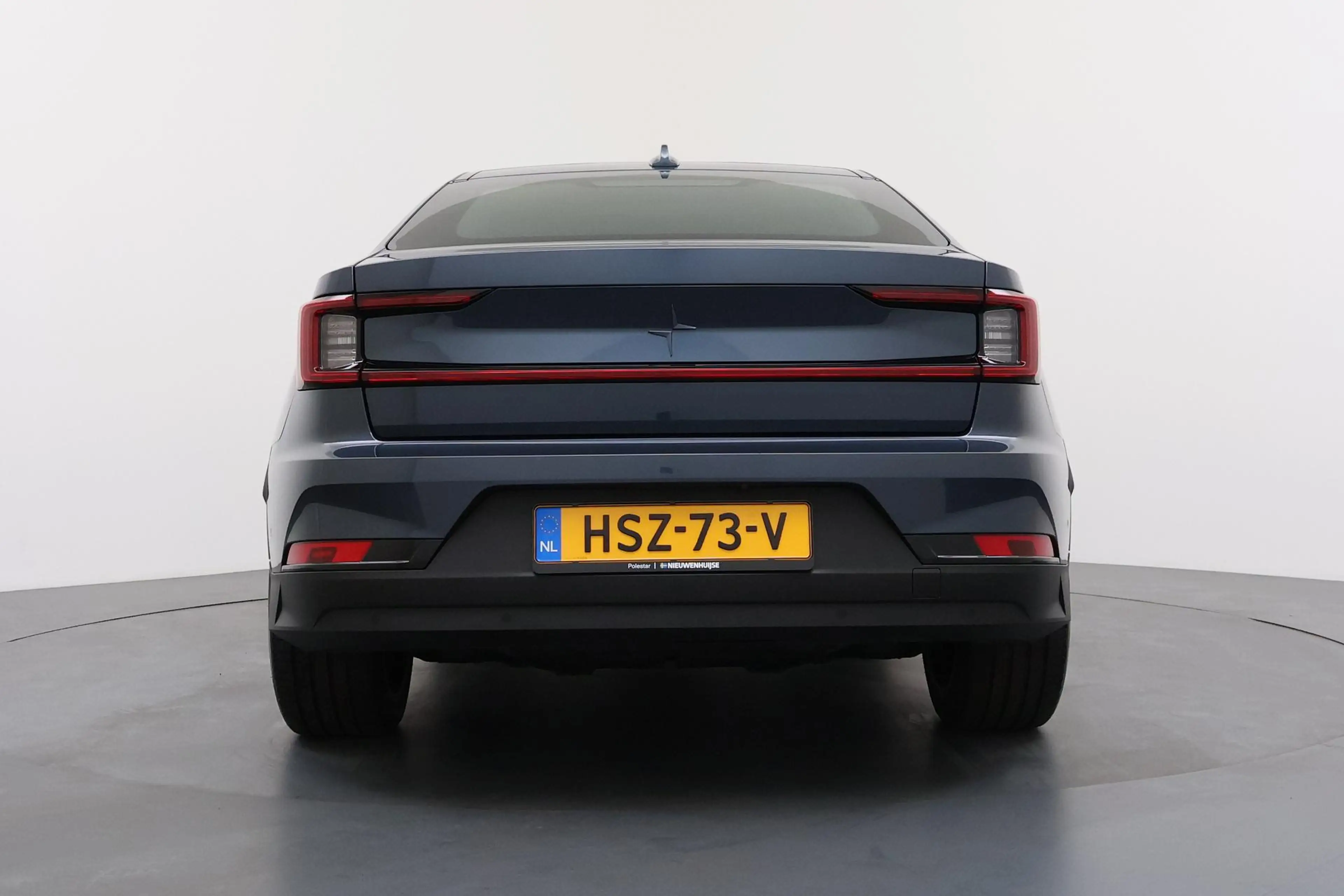 Polestar 2 Long Range Single Motor Plus 82 kWh — photo 10