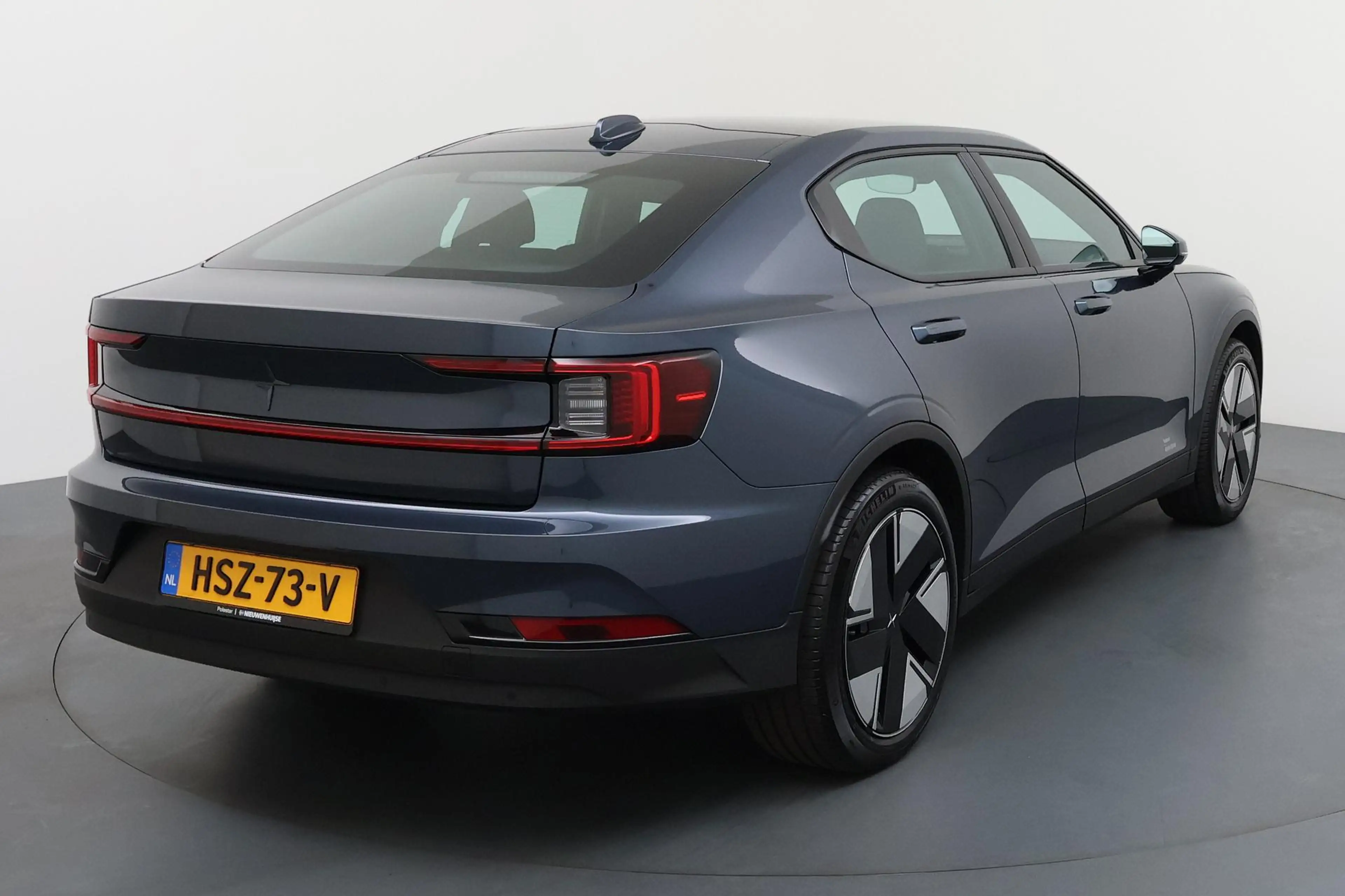 Polestar 2 Long Range Single Motor Plus 82 kWh — photo 15