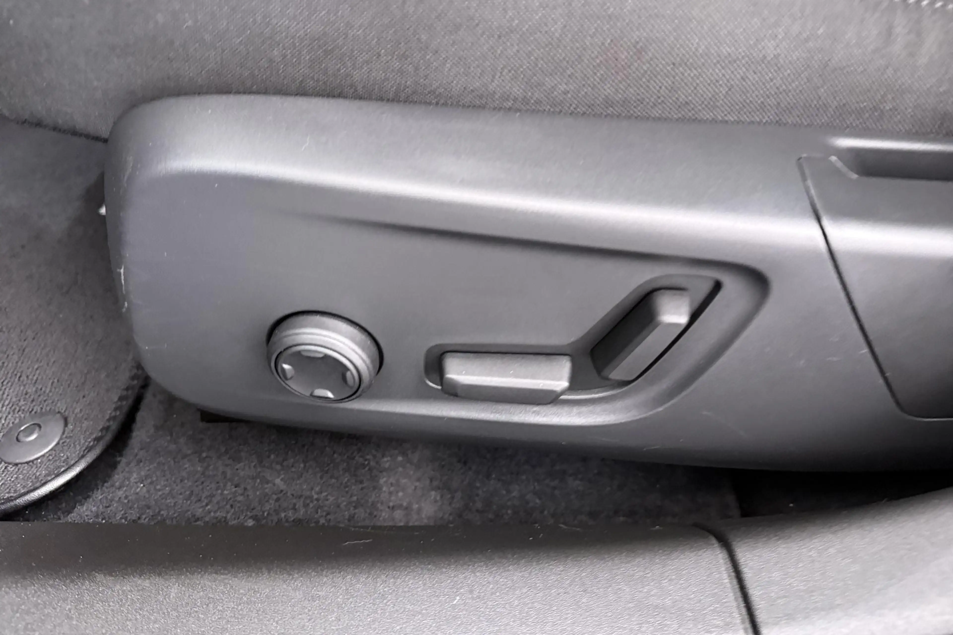 Polestar 2 Long Range Single Motor Plus 82 kWh — photo 7